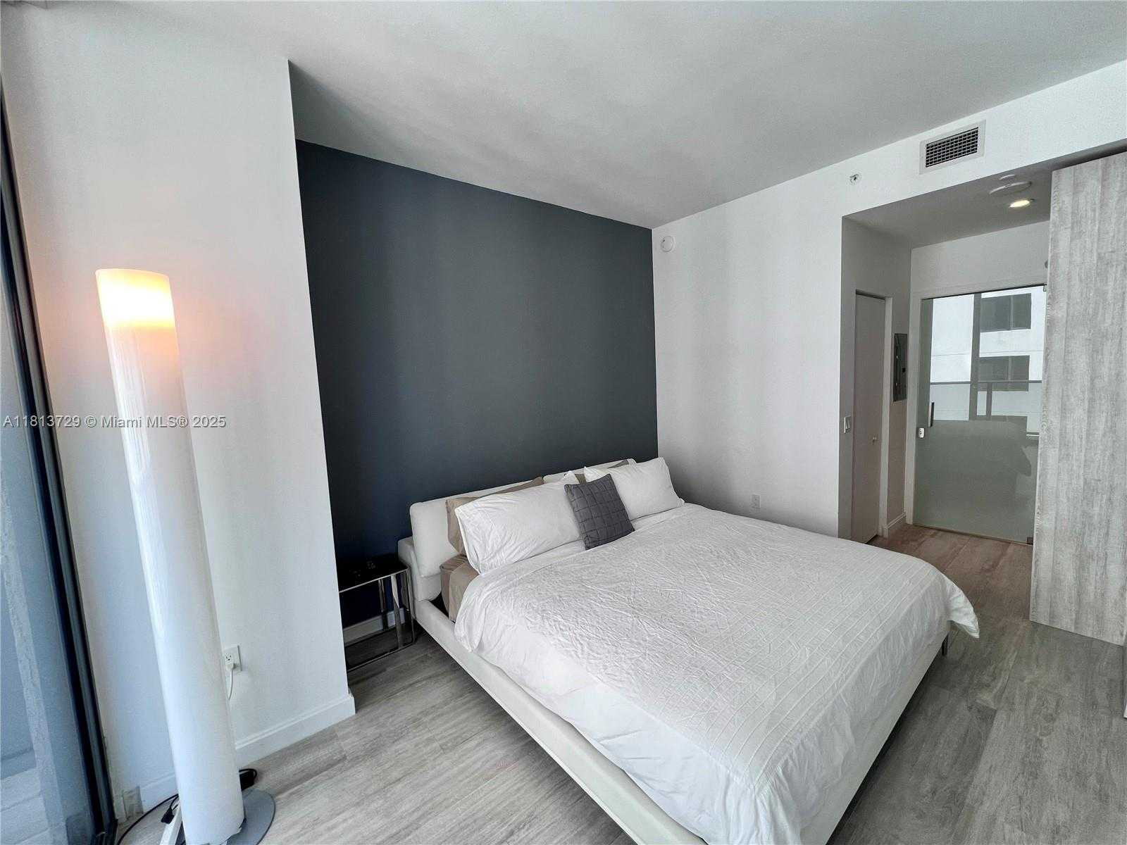 Small Image of 55 SOUTH WEST 9TH ST #4109, Miami Number 8