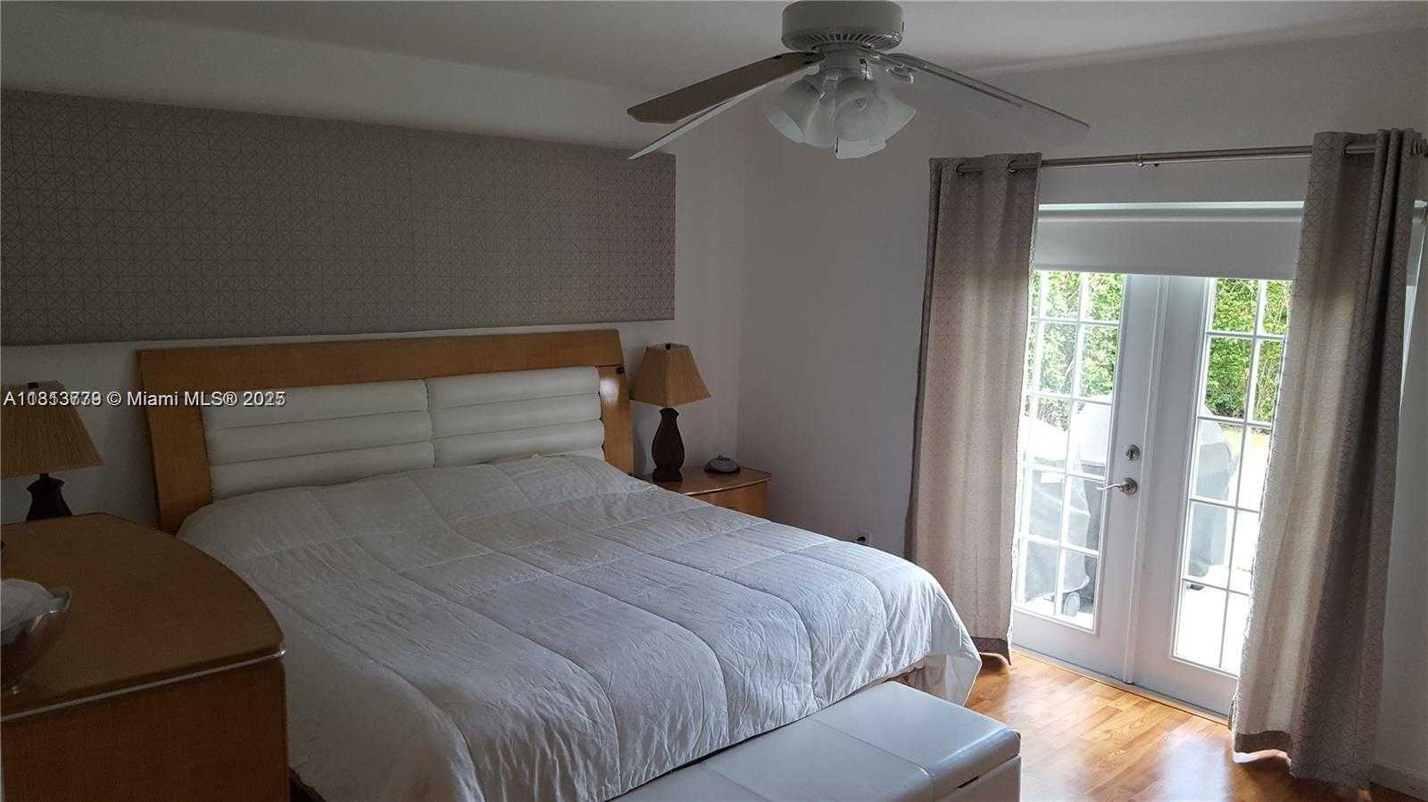 Small Image of 19430 NORTH EAST 18TH PL, Miami Number 17