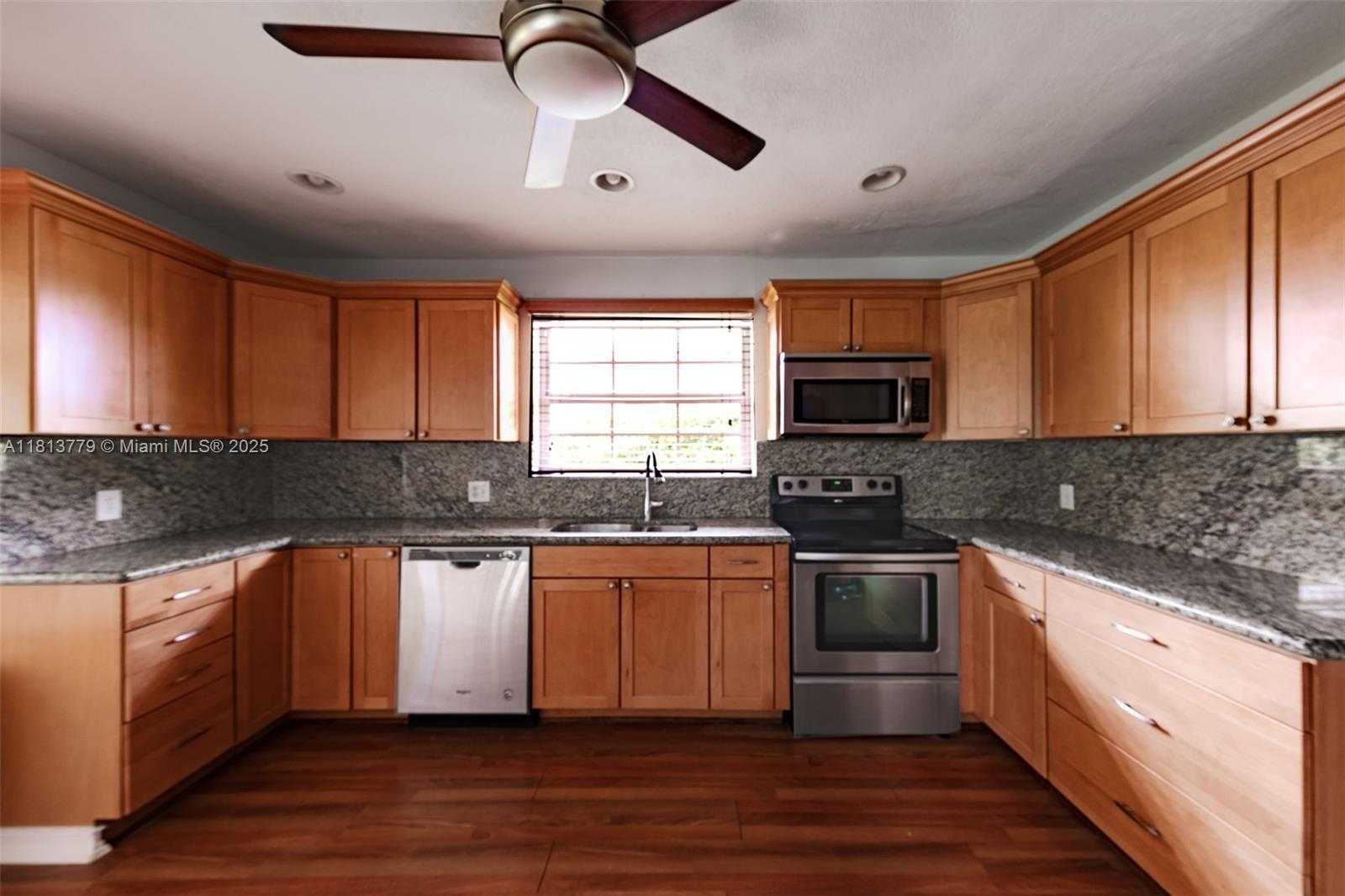 Small Image of 19430 NORTH EAST 18TH PL, Miami Number 9