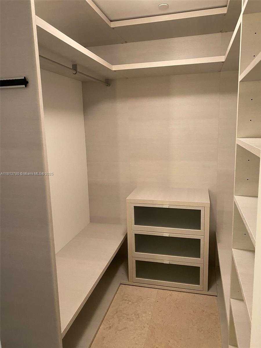 Small Image of 68 SOUTH EAST 6TH ST #3604, Miami Number 15