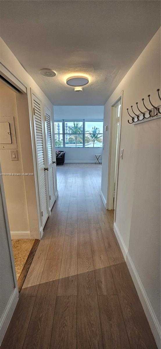 Small Image of 20 ISLAND AVE #312, Miami Beach Number 2