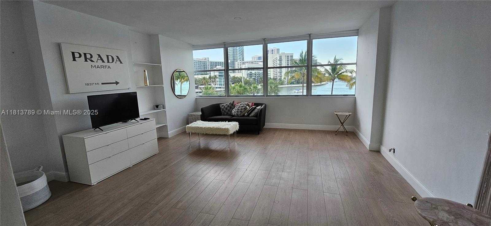 Small Image of 20 ISLAND AVE #312, Miami Beach Number 4