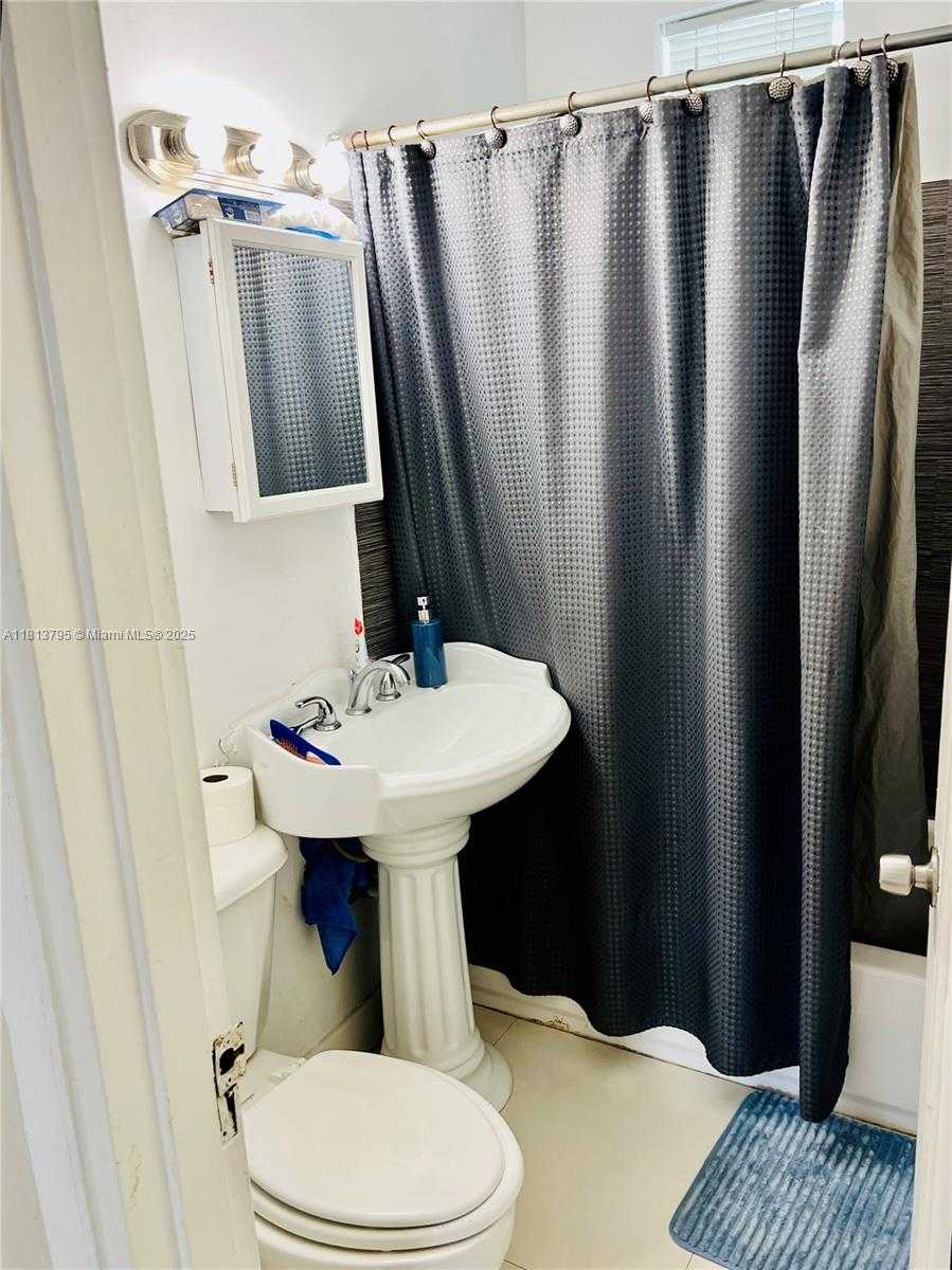 Small Image of 320 80TH ST #6, Miami Beach Number 23