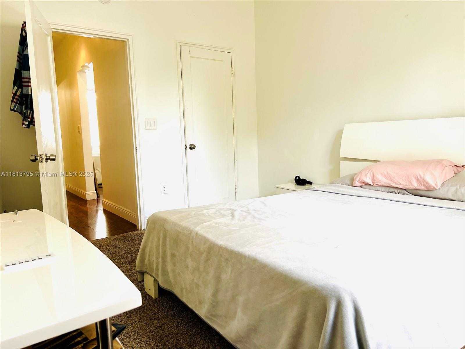 Small Image of 320 80TH ST #6, Miami Beach Number 26