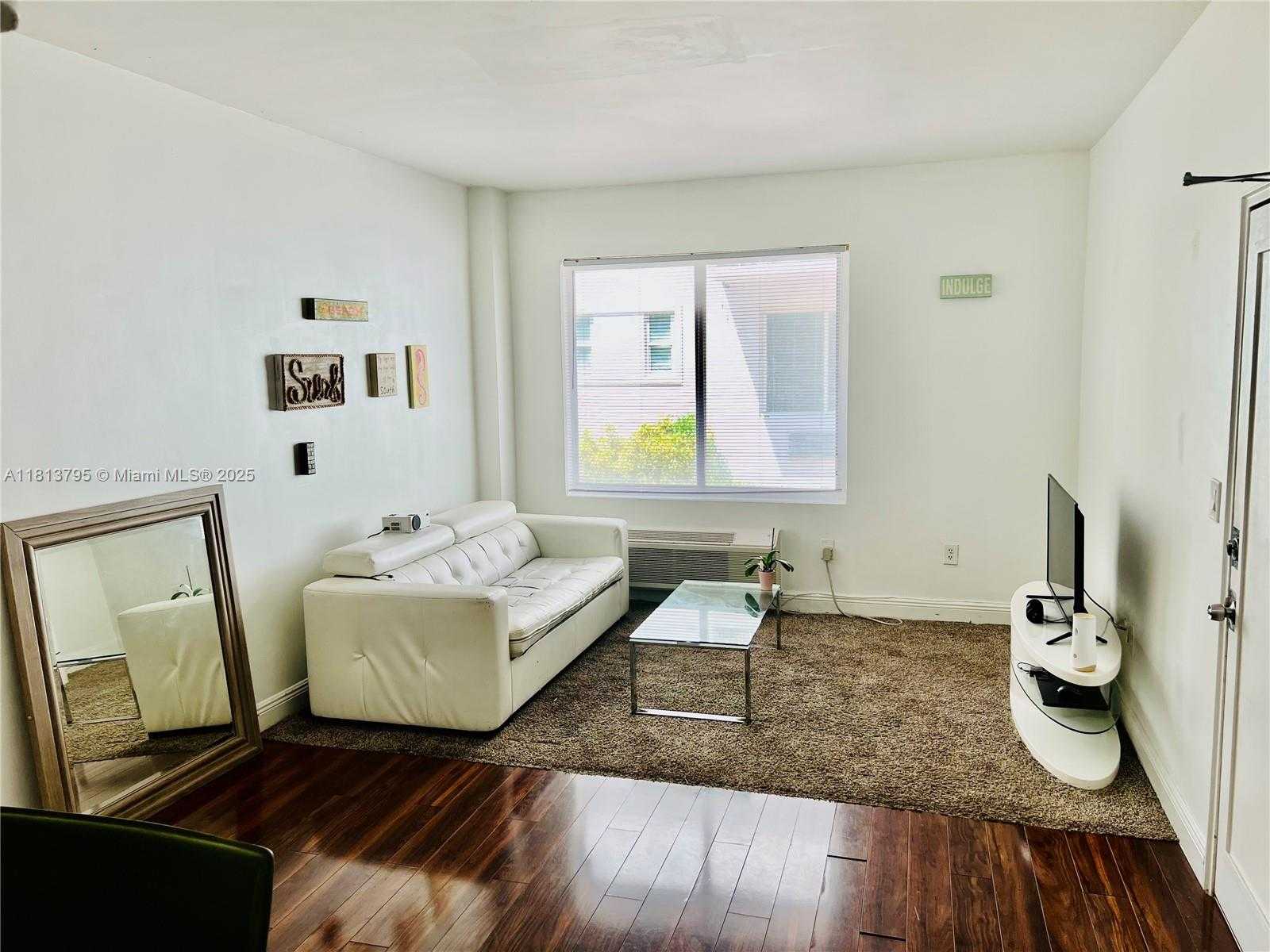 Small Image of 320 80TH ST #6, Miami Beach Number 3
