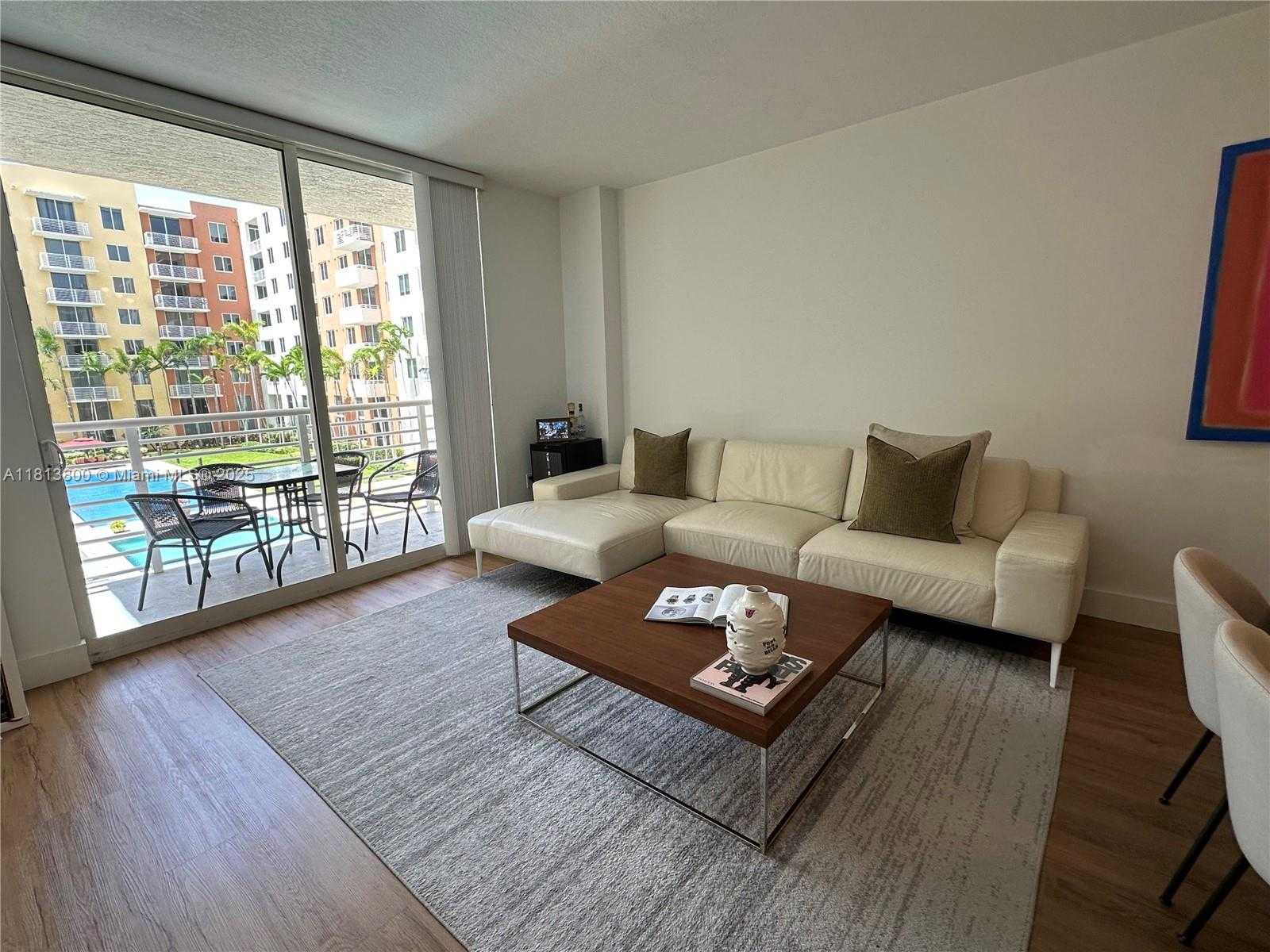 Small Image of Aventura Number 3