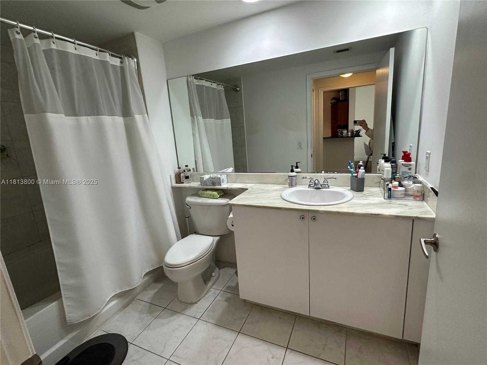 Small Image of Aventura Number 7