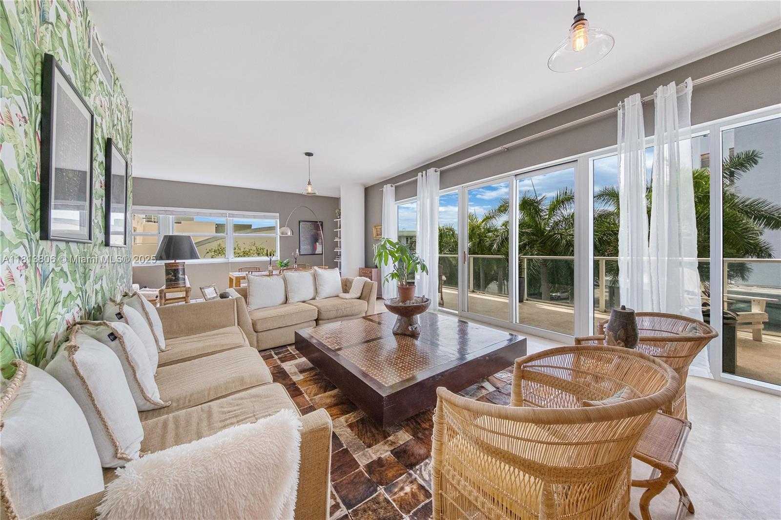 Small Image of 6103 AQUA AVE #406, Miami Beach Number 2