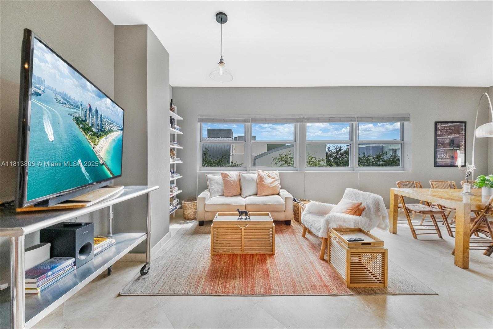 Small Image of 6103 AQUA AVE #406, Miami Beach Number 3