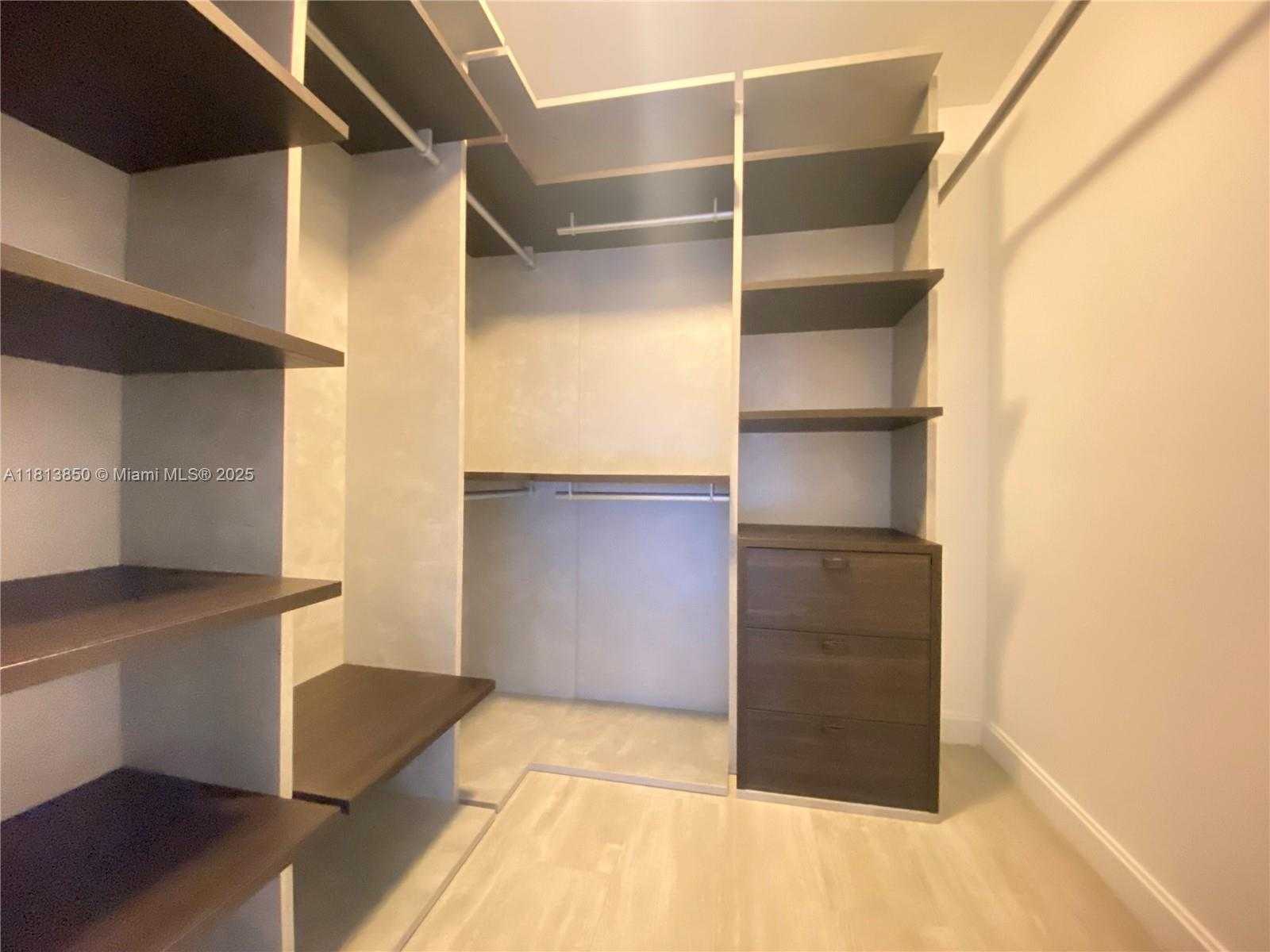 Small Image of 45 SOUTH WEST 9TH ST #2402, Miami Number 6