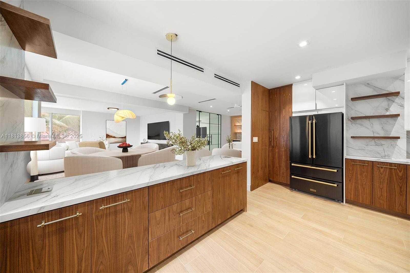 Small Image of 5255 COLLINS AVE #2J, Miami Beach Number 11