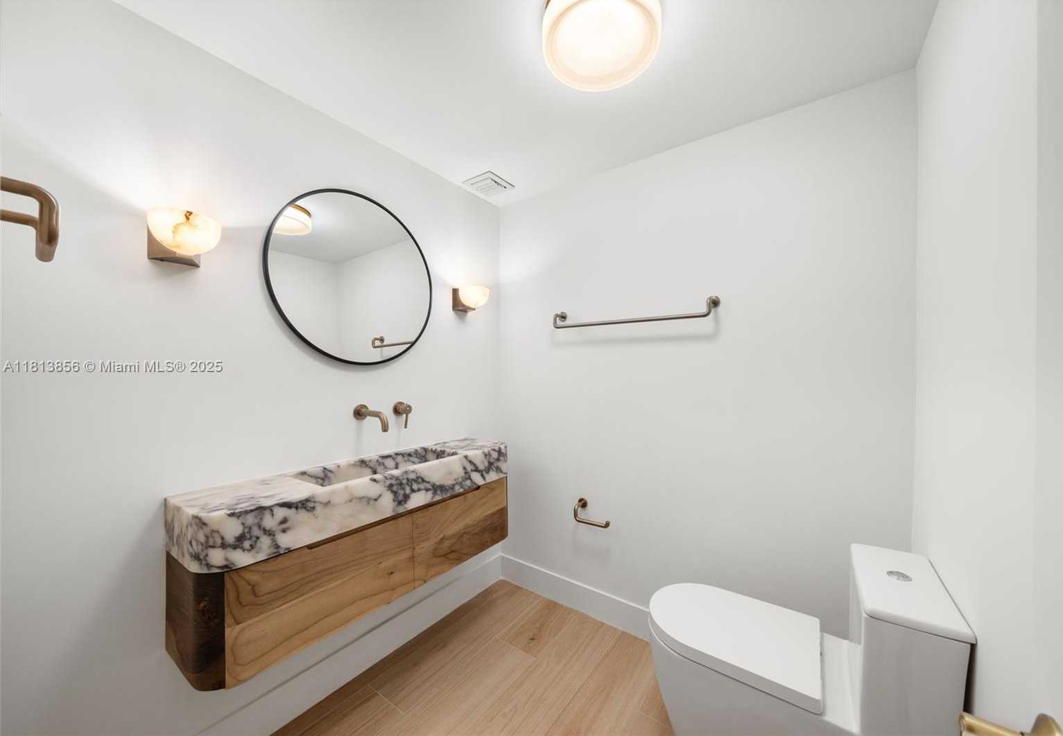 Small Image of 5255 COLLINS AVE #2J, Miami Beach Number 14