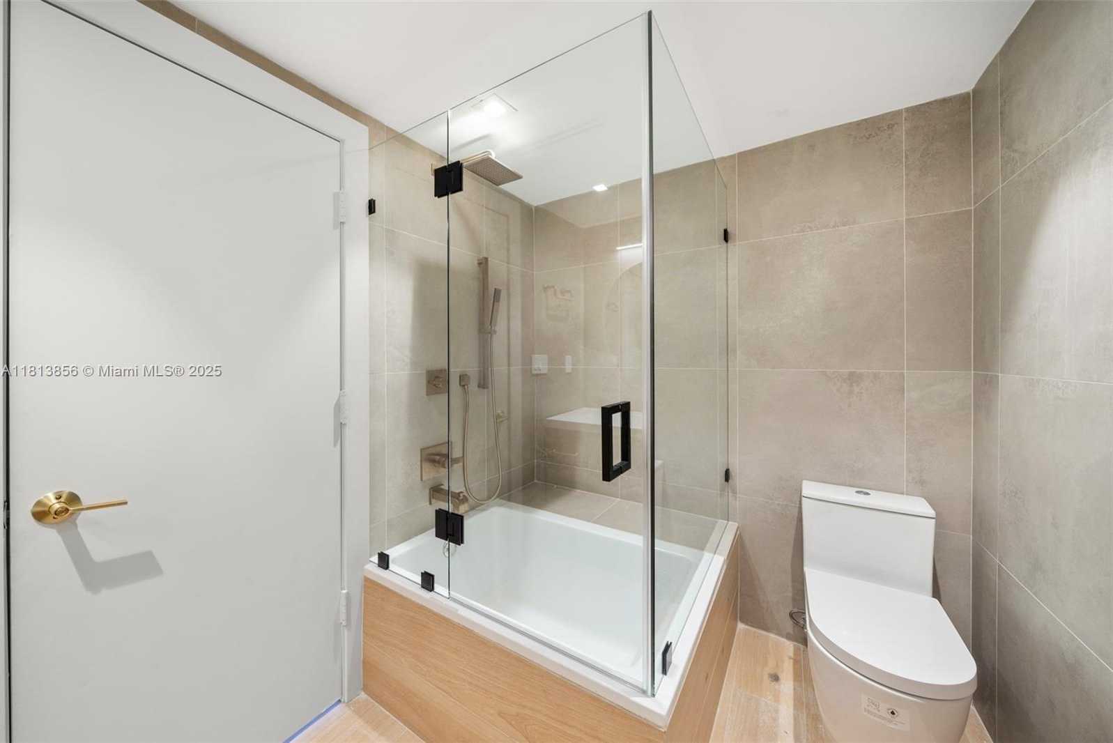Small Image of 5255 COLLINS AVE #2J, Miami Beach Number 22