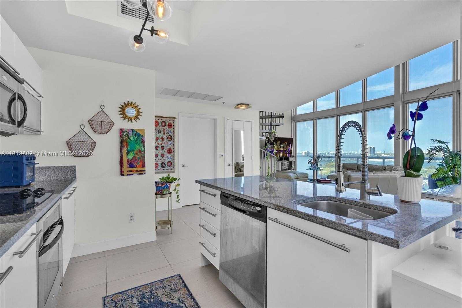 Small Image of 888 BISCAYNE BLVD #1101, Miami Number 10