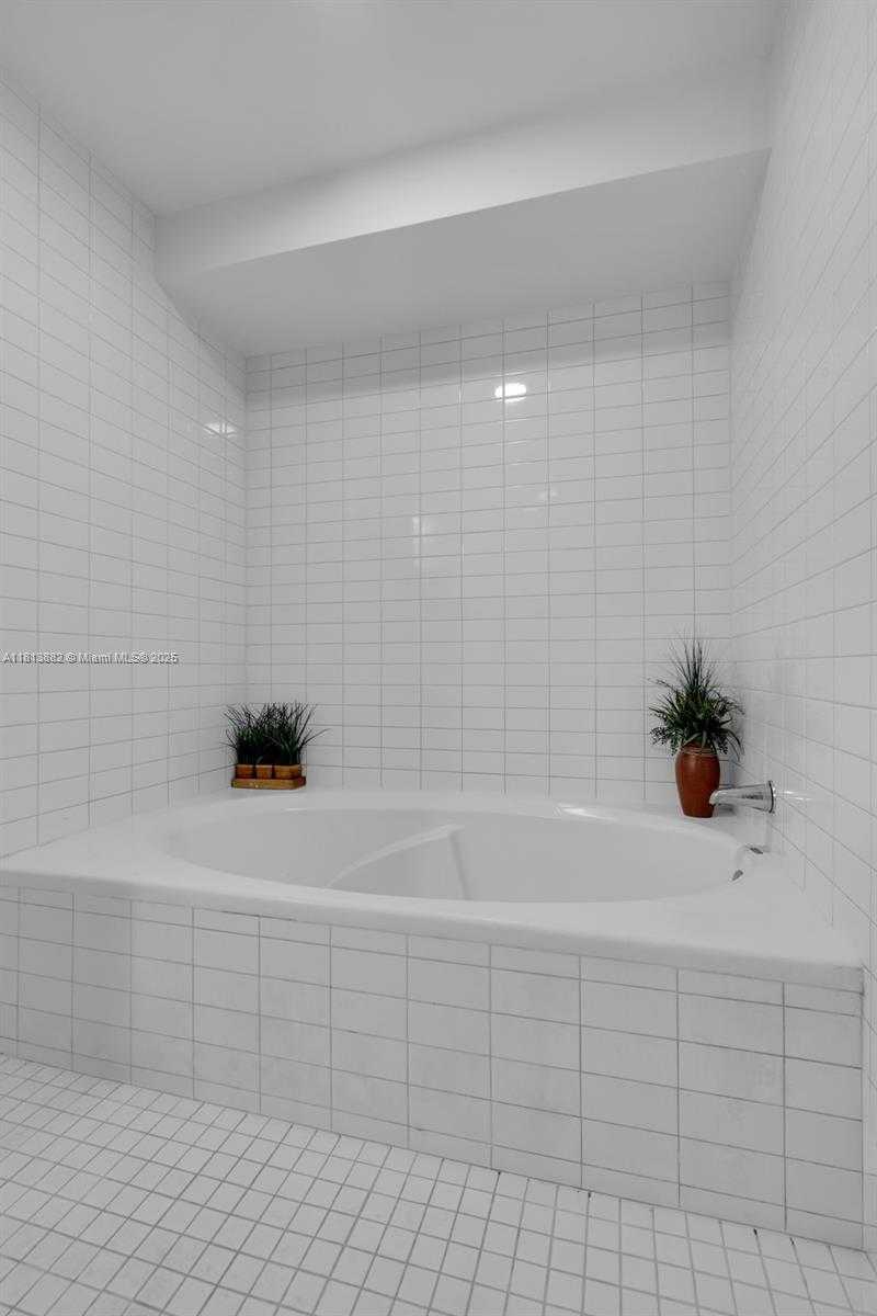 Small Image of 888 BISCAYNE BLVD #1101, Miami Number 18