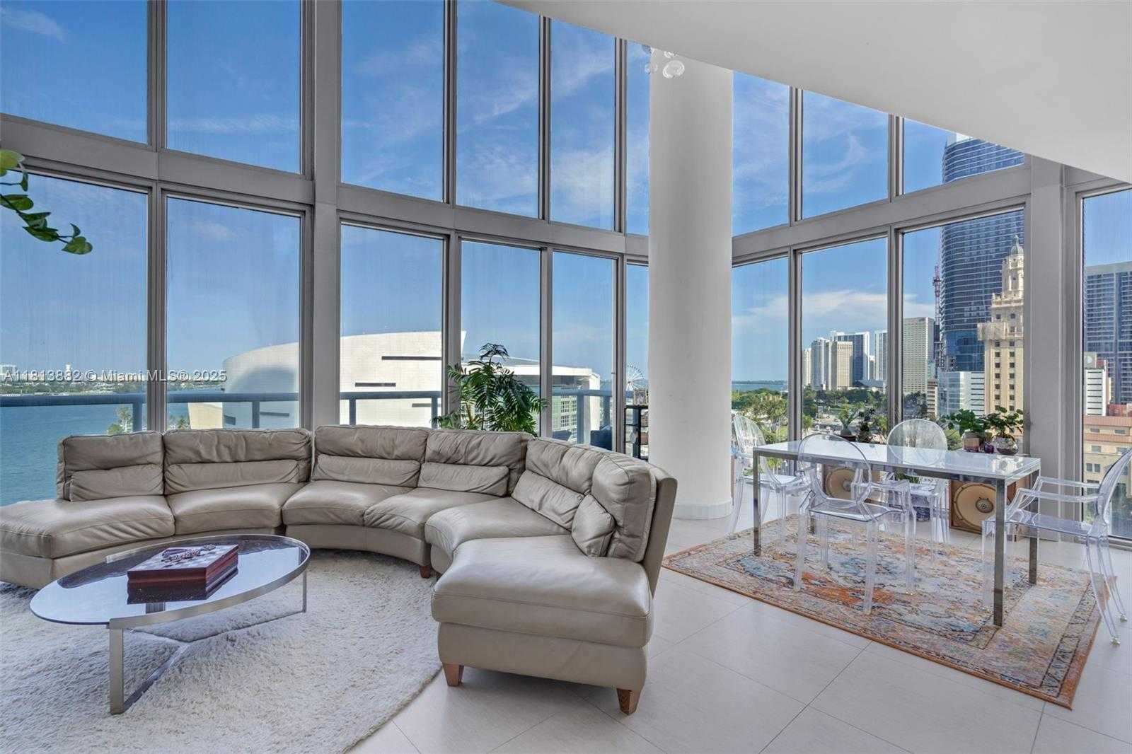 Small Image of 888 BISCAYNE BLVD #1101, Miami Number 2