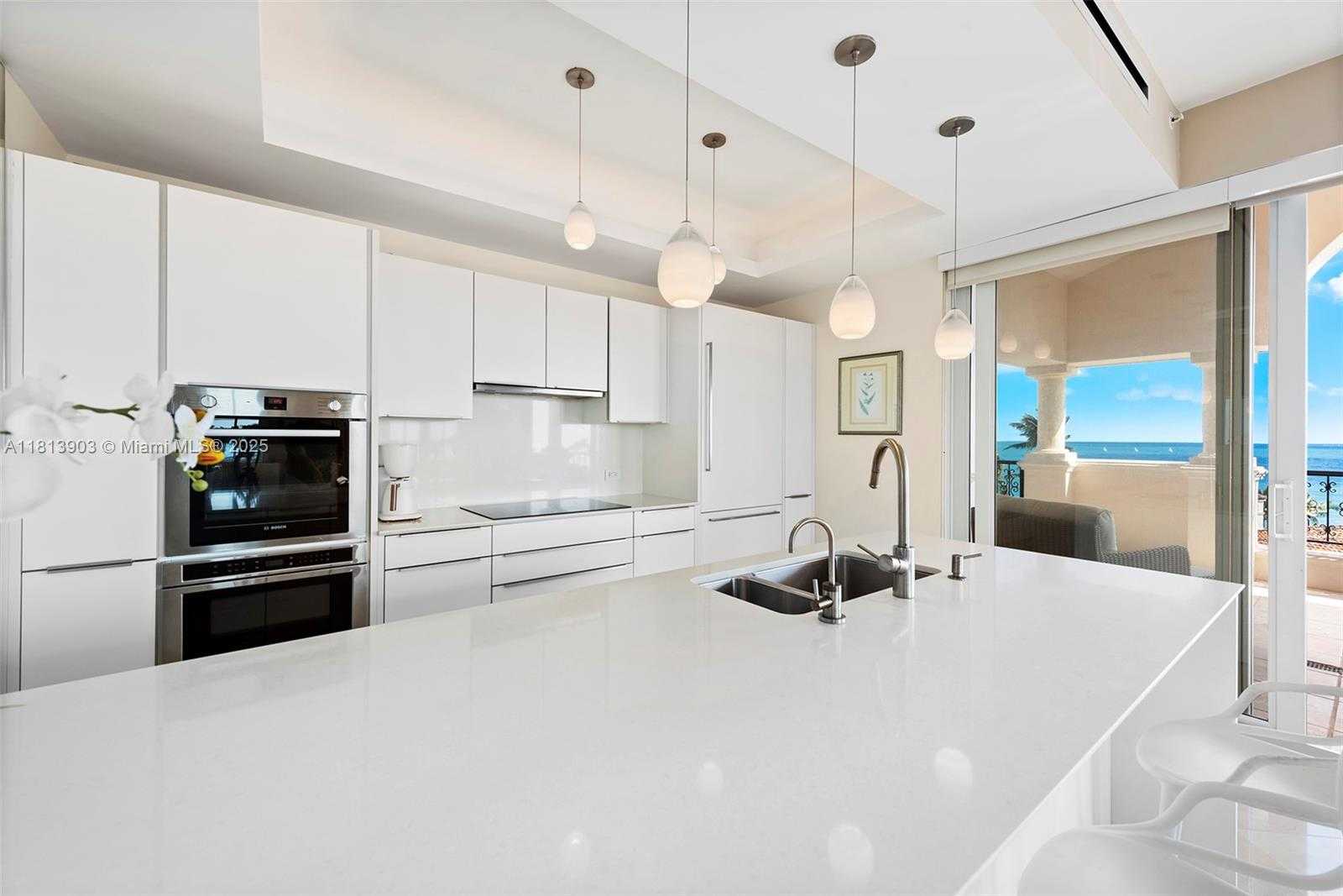 Small Image of 19253 FISHER ISLAND DR #19253, Miami Beach Number 12