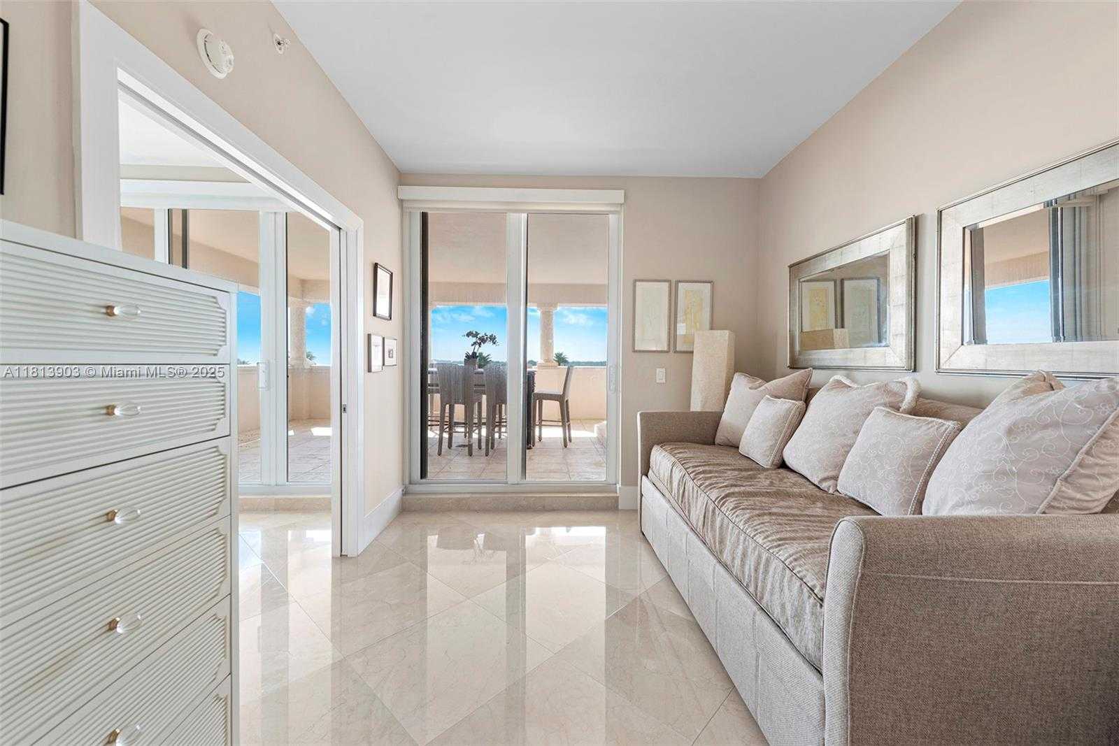 Small Image of 19253 FISHER ISLAND DR #19253, Miami Beach Number 23