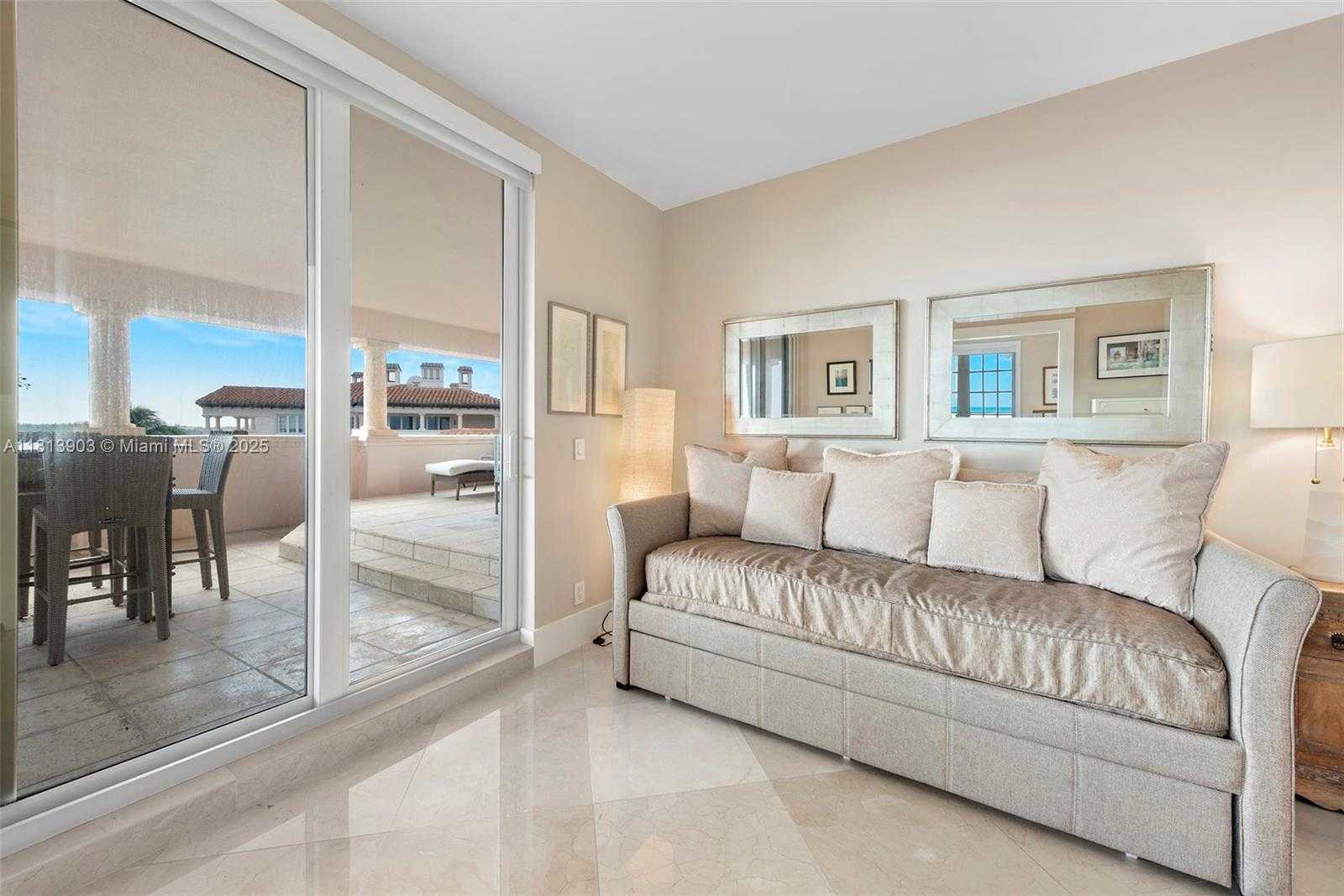 Small Image of 19253 FISHER ISLAND DR #19253, Miami Beach Number 24