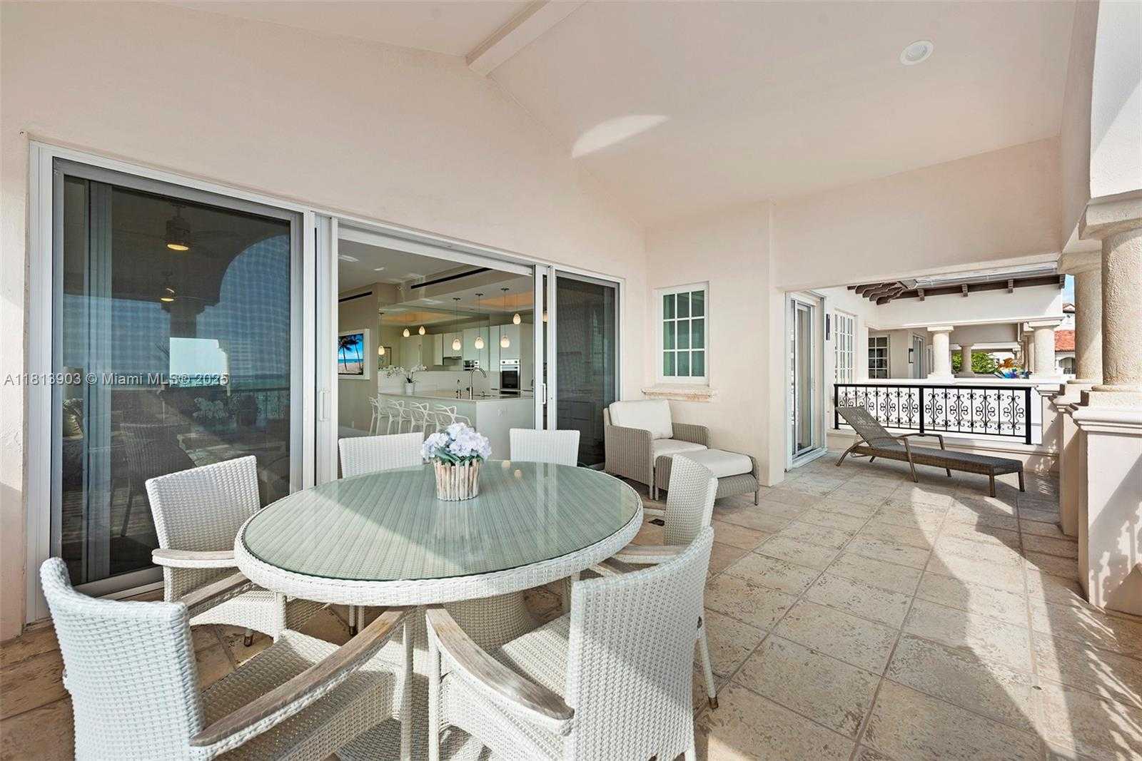 Small Image of 19253 FISHER ISLAND DR #19253, Miami Beach Number 38