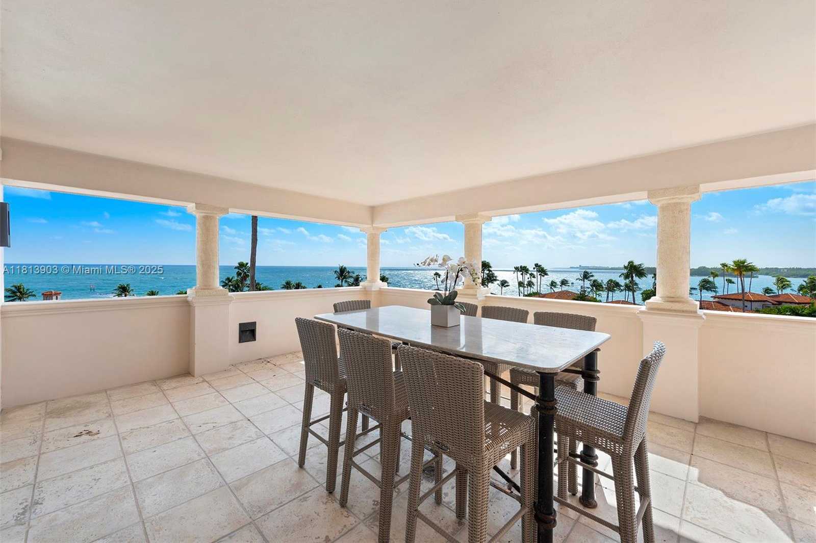 Small Image of 19253 FISHER ISLAND DR #19253, Miami Beach Number 7