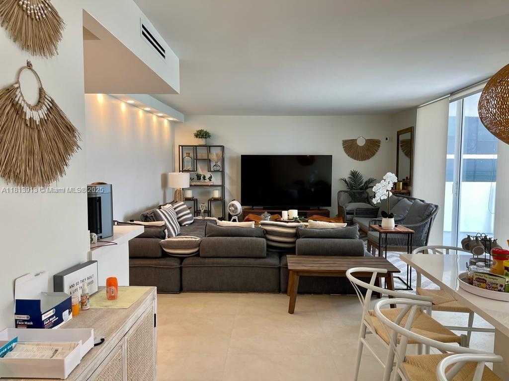 Small Image of 2030 SOUTH OCEAN DR #1521, Hallandale Beach Number 3