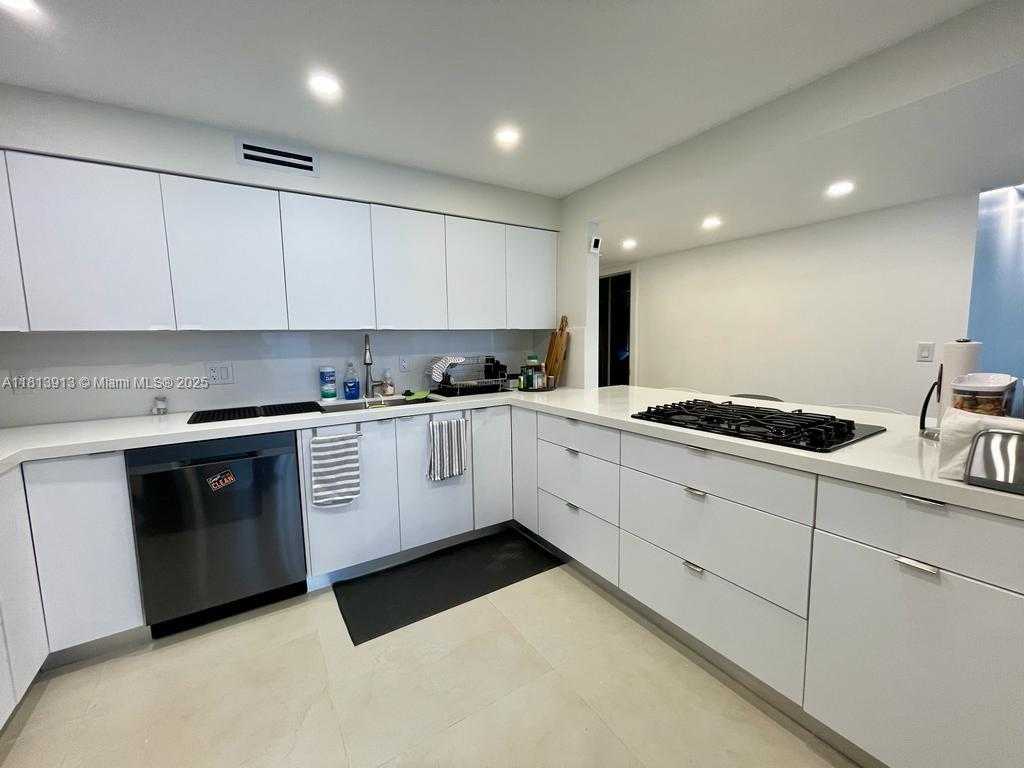 Small Image of 2030 SOUTH OCEAN DR #1521, Hallandale Beach Number 7