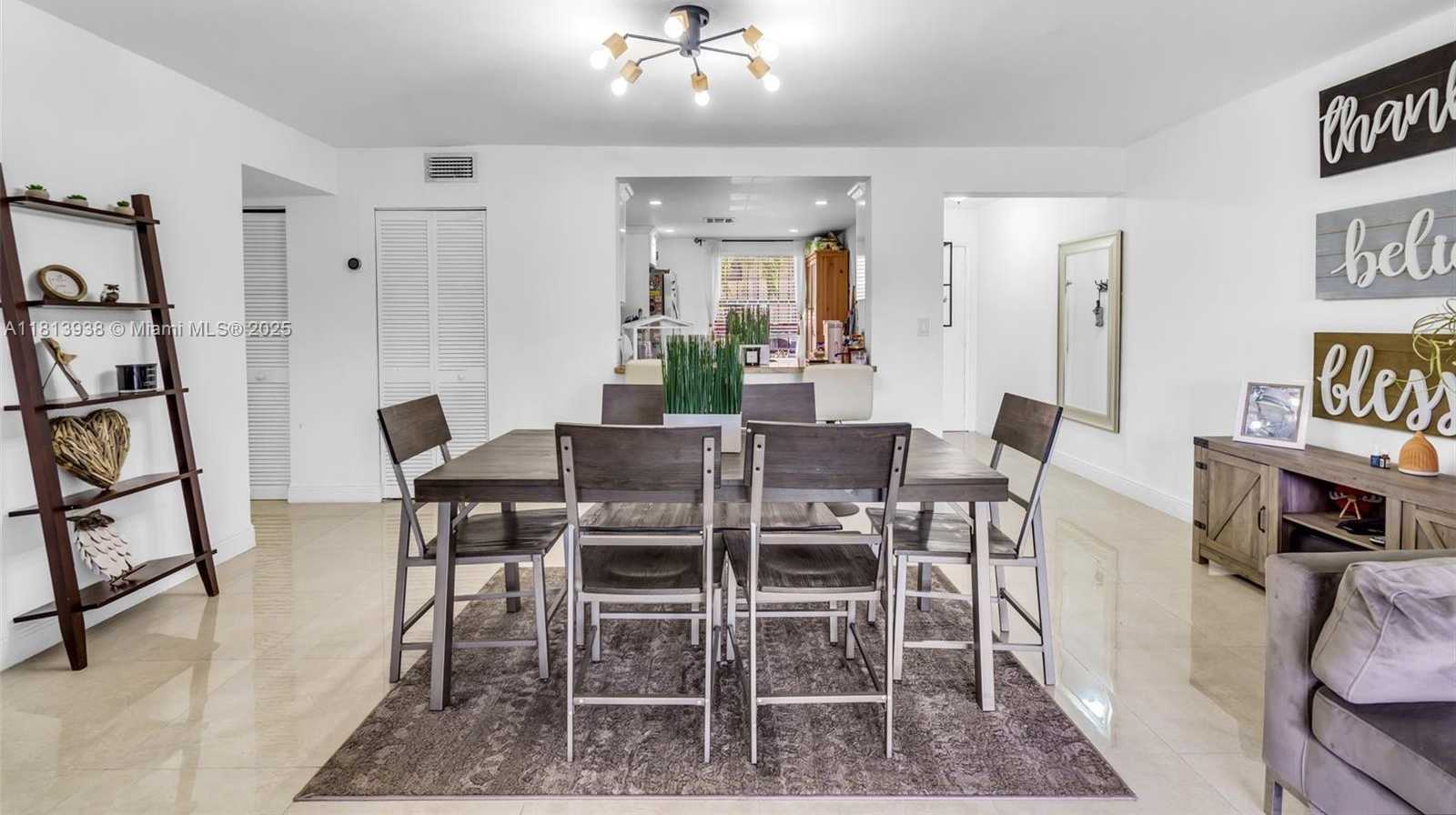 Small Image of 271 WEST PARK DR #7-7, Miami Number 10