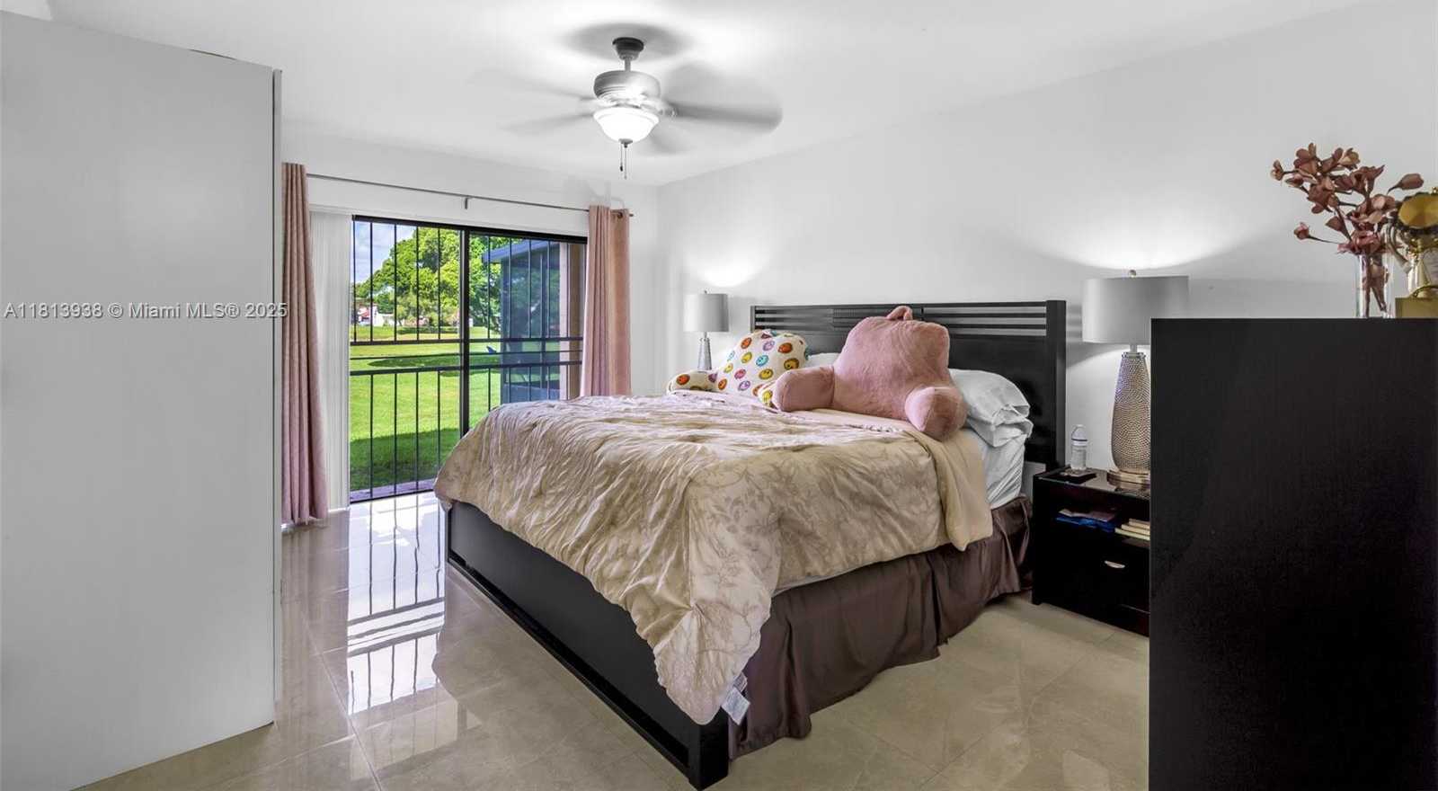 Small Image of 271 WEST PARK DR #7-7, Miami Number 13