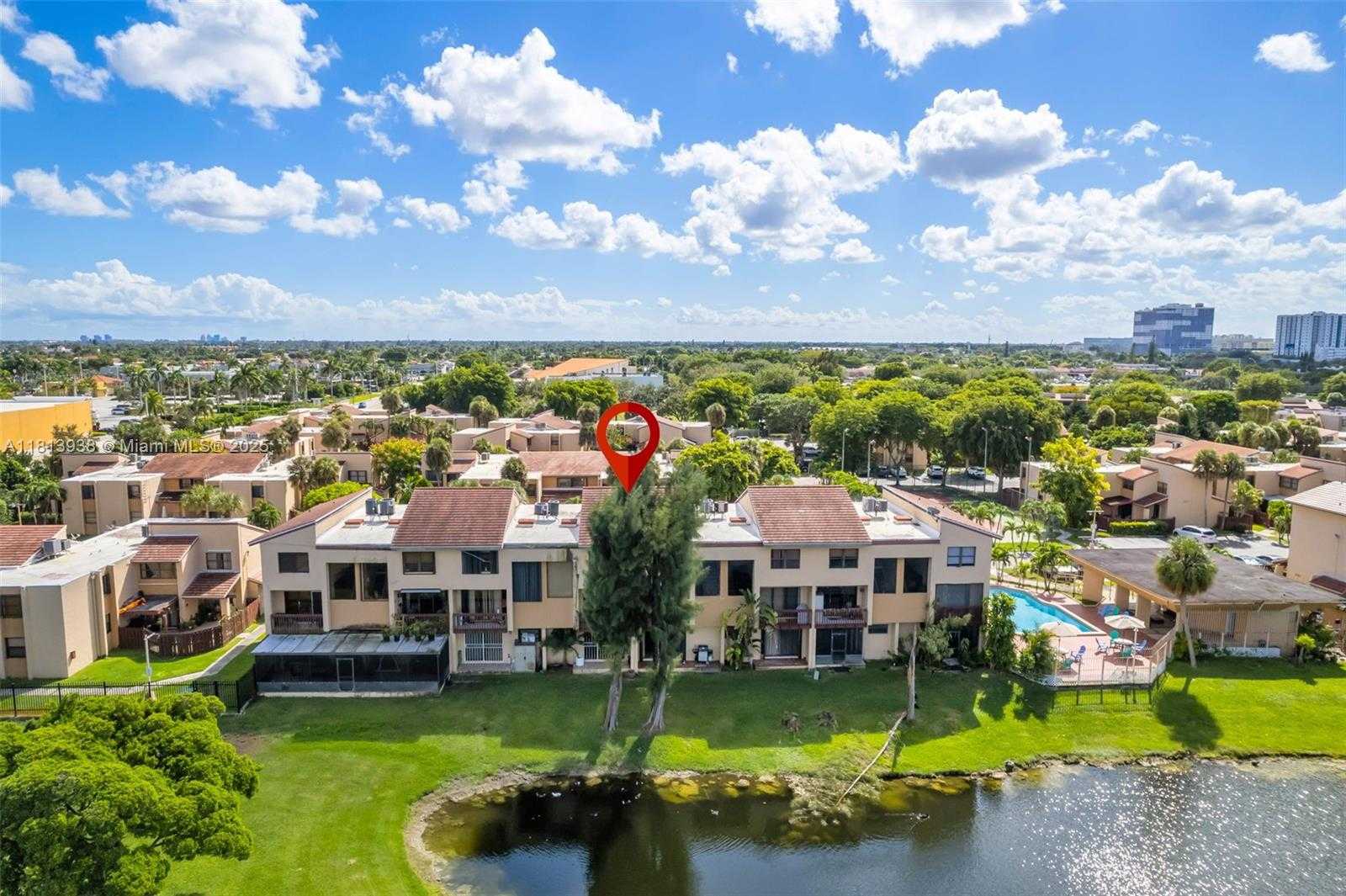 Small Image of 271 WEST PARK DR #7-7, Miami Number 15
