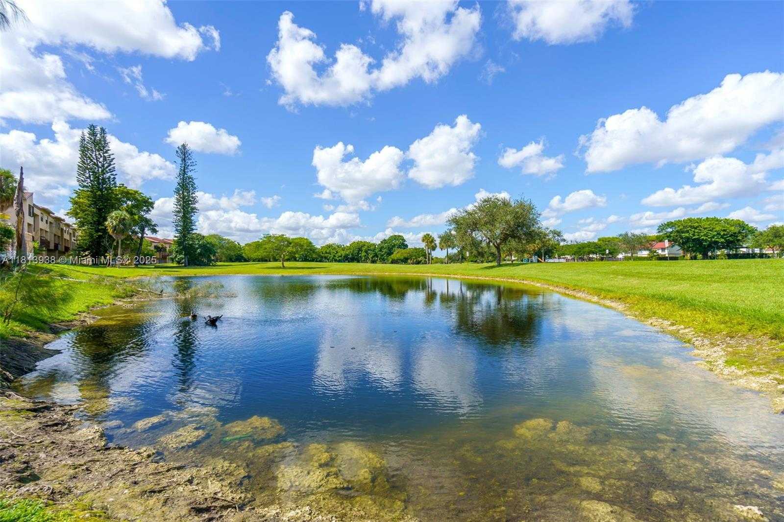 Small Image of 271 WEST PARK DR #7-7, Miami Number 16