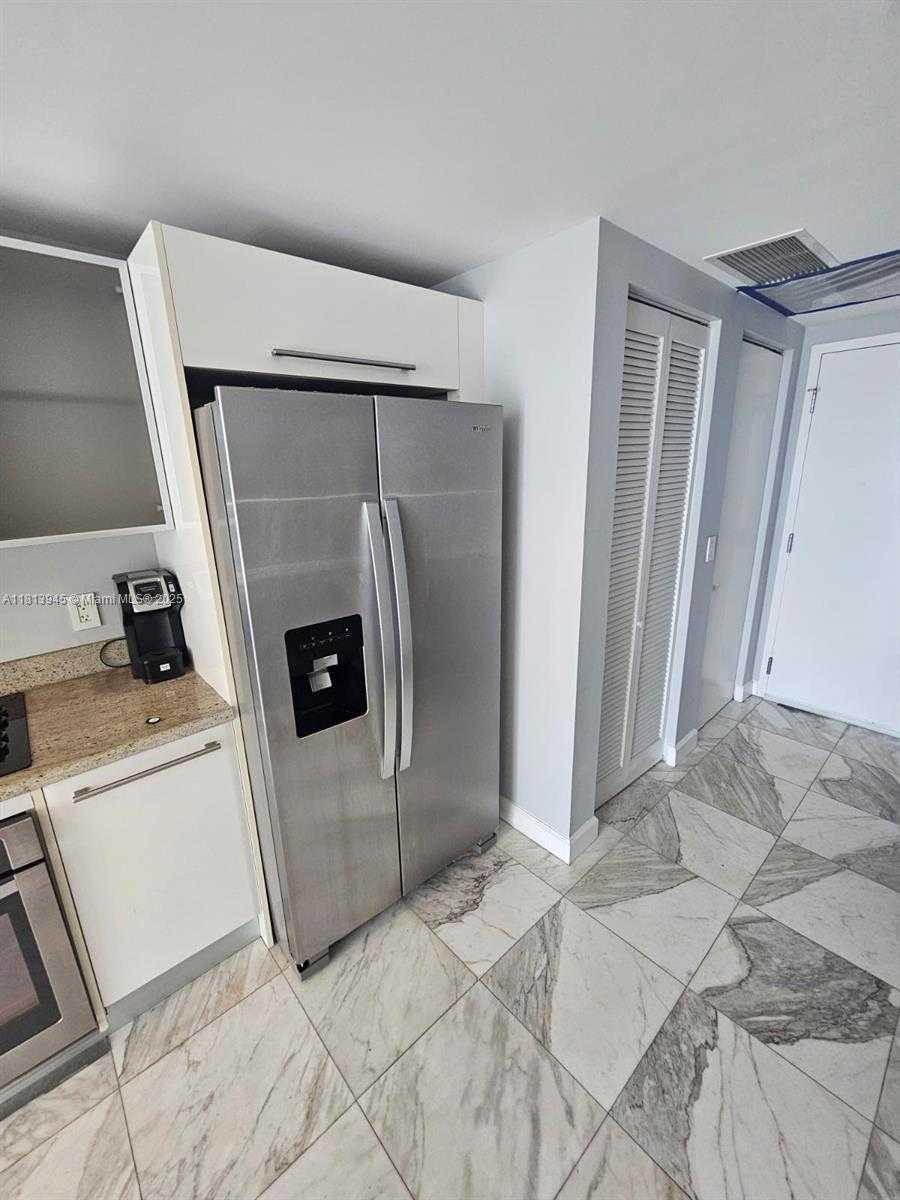 Small Image of 185 SOUTH WEST 7TH ST #2606, Miami Number 3