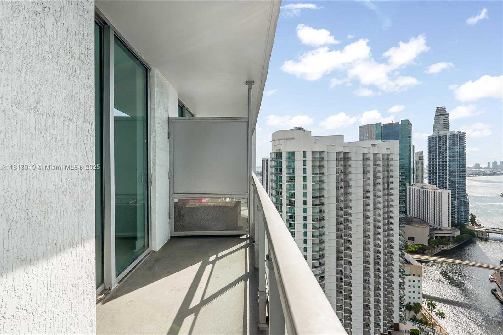Small Image of 90 SOUTH WEST 3RD ST #4011, Miami Number 16