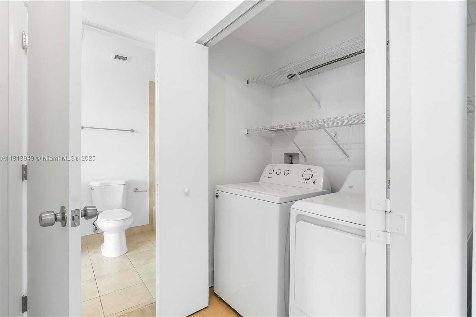 Small Image of 90 SOUTH WEST 3RD ST #4011, Miami Number 30