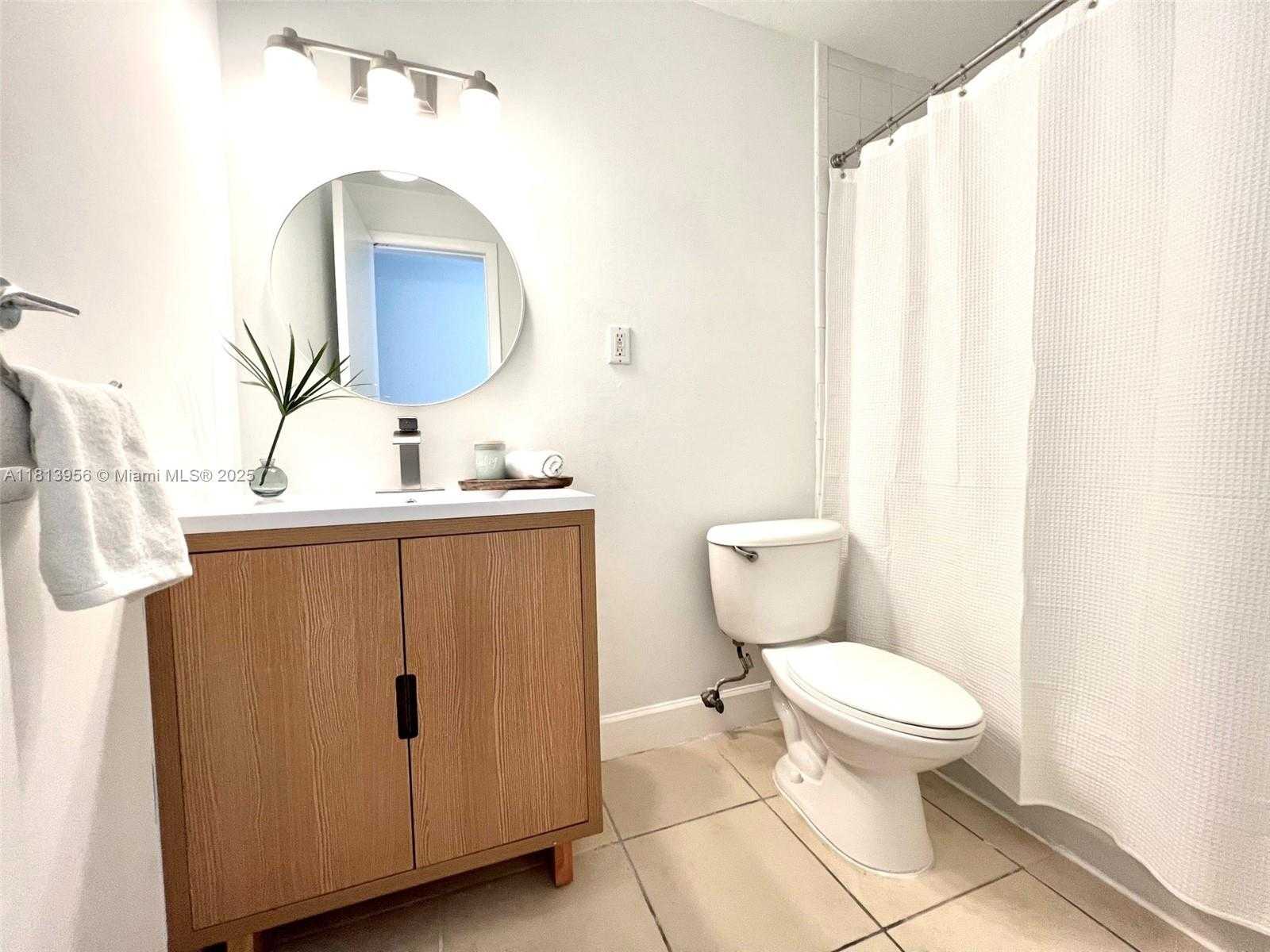 Small Image of 1185 MARSEILLE DR #205, Miami Beach Number 14