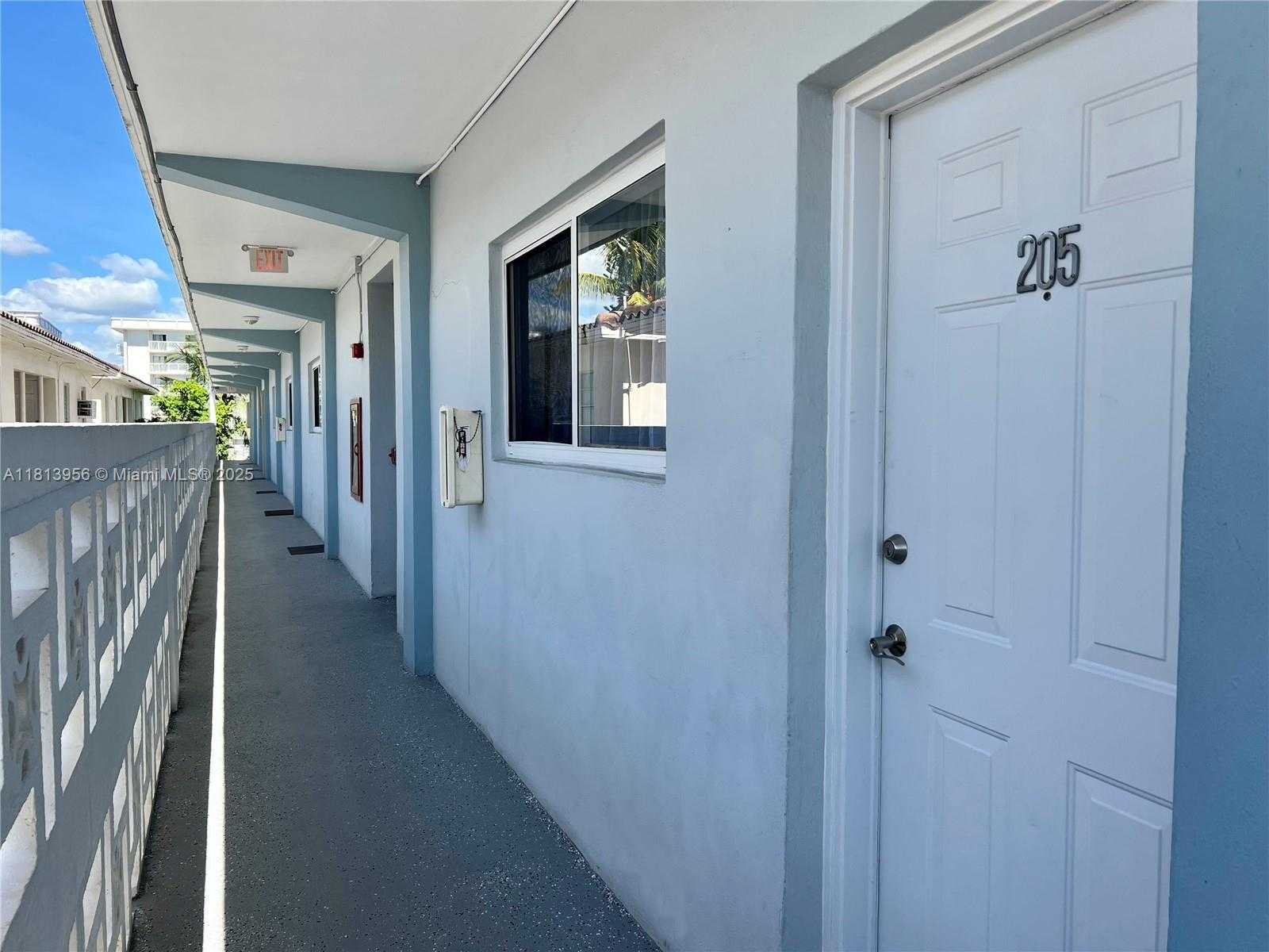 Small Image of 1185 MARSEILLE DR #205, Miami Beach Number 19