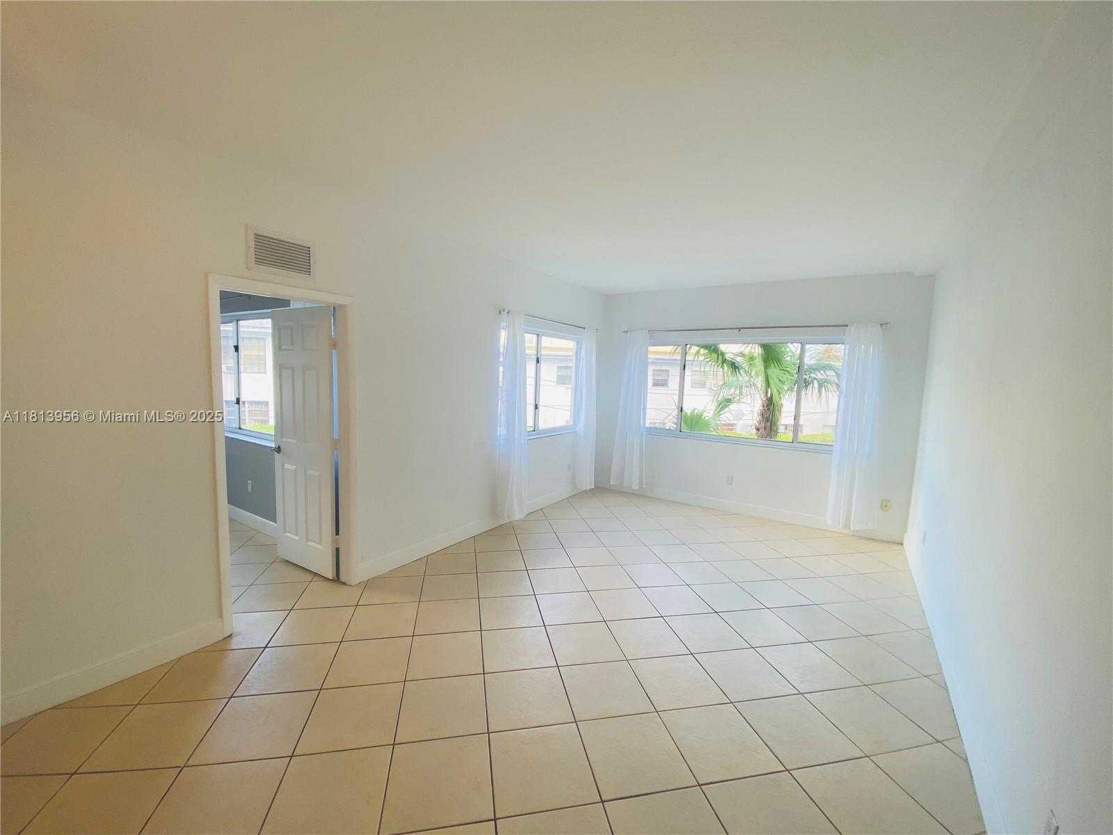 Small Image of 1185 MARSEILLE DR #205, Miami Beach Number 5