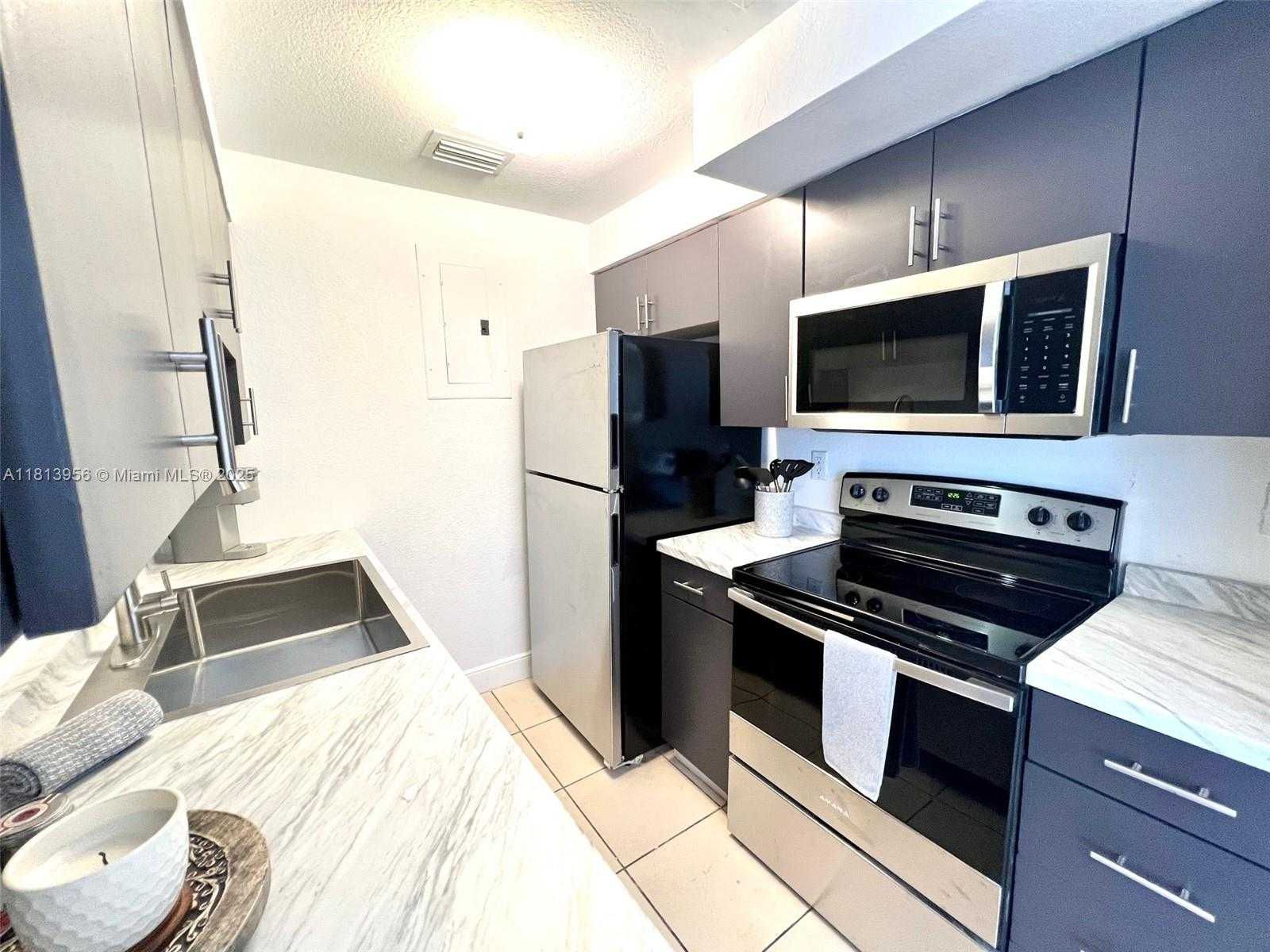 Small Image of 1185 MARSEILLE DR #205, Miami Beach Number 9