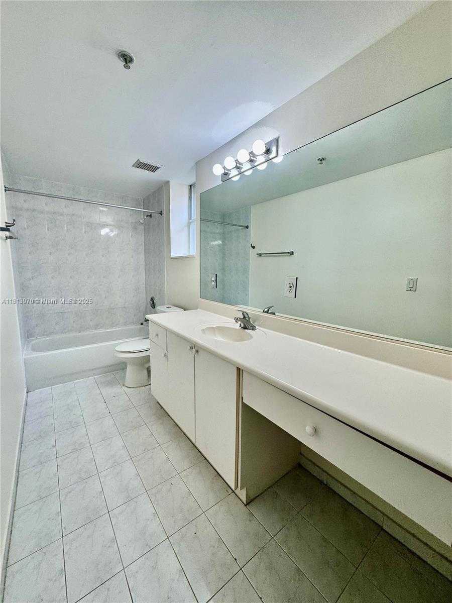 Small Image of 6520 NORTH WEST 114TH AVE #1601, Doral Number 34