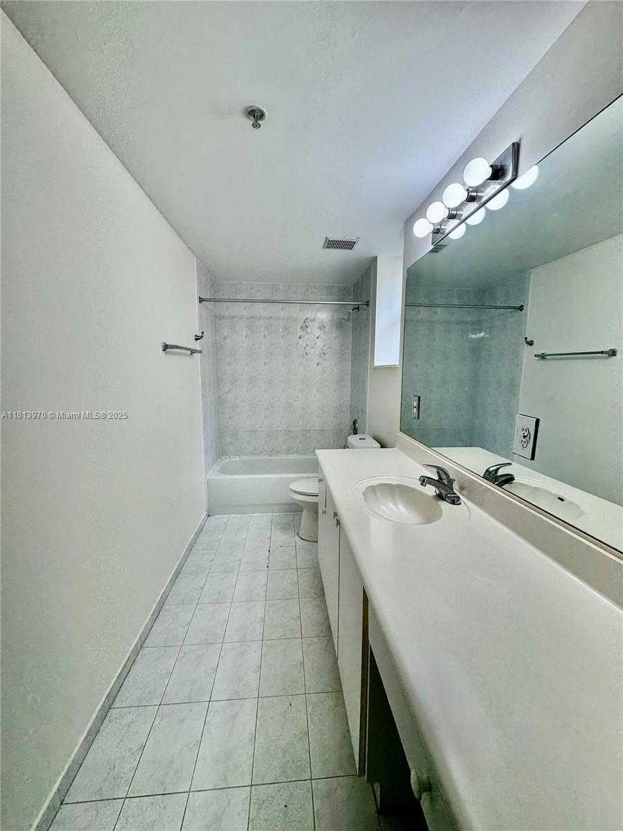Small Image of 6520 NORTH WEST 114TH AVE #1601, Doral Number 35