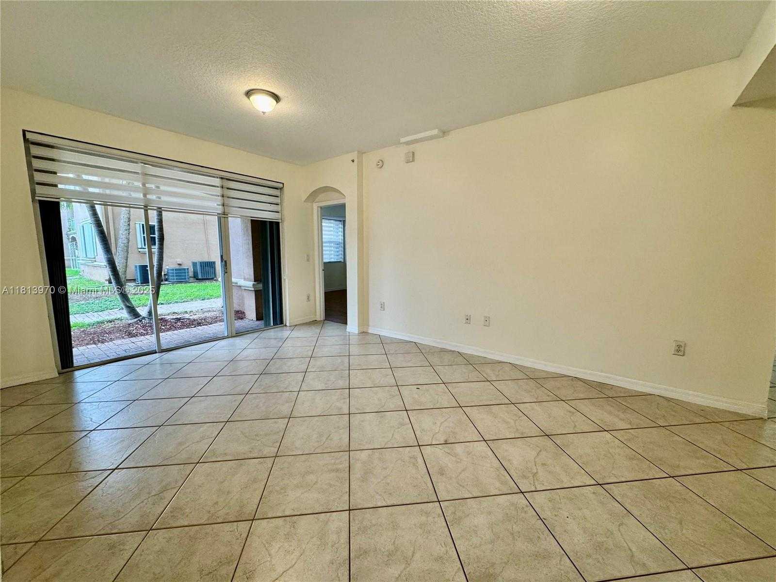 Small Image of 6520 NORTH WEST 114TH AVE #1601, Doral Number 4