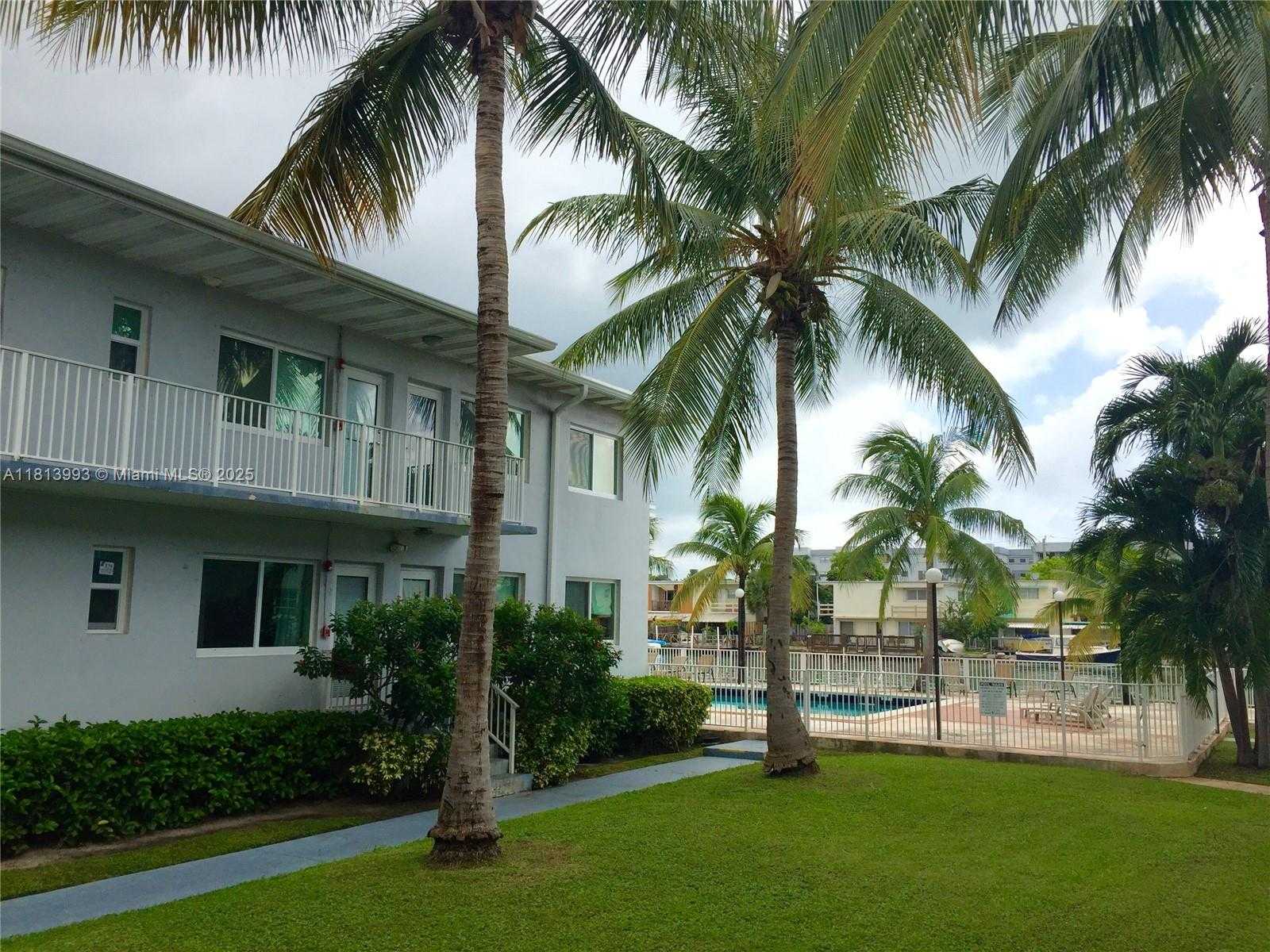 Small Image of 7207 BAY DR #19, Miami Beach Number 20