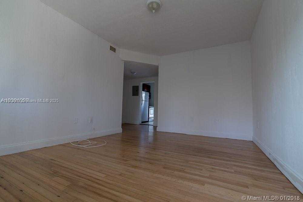 Small Image of 7207 BAY DR #19, Miami Beach Number 7