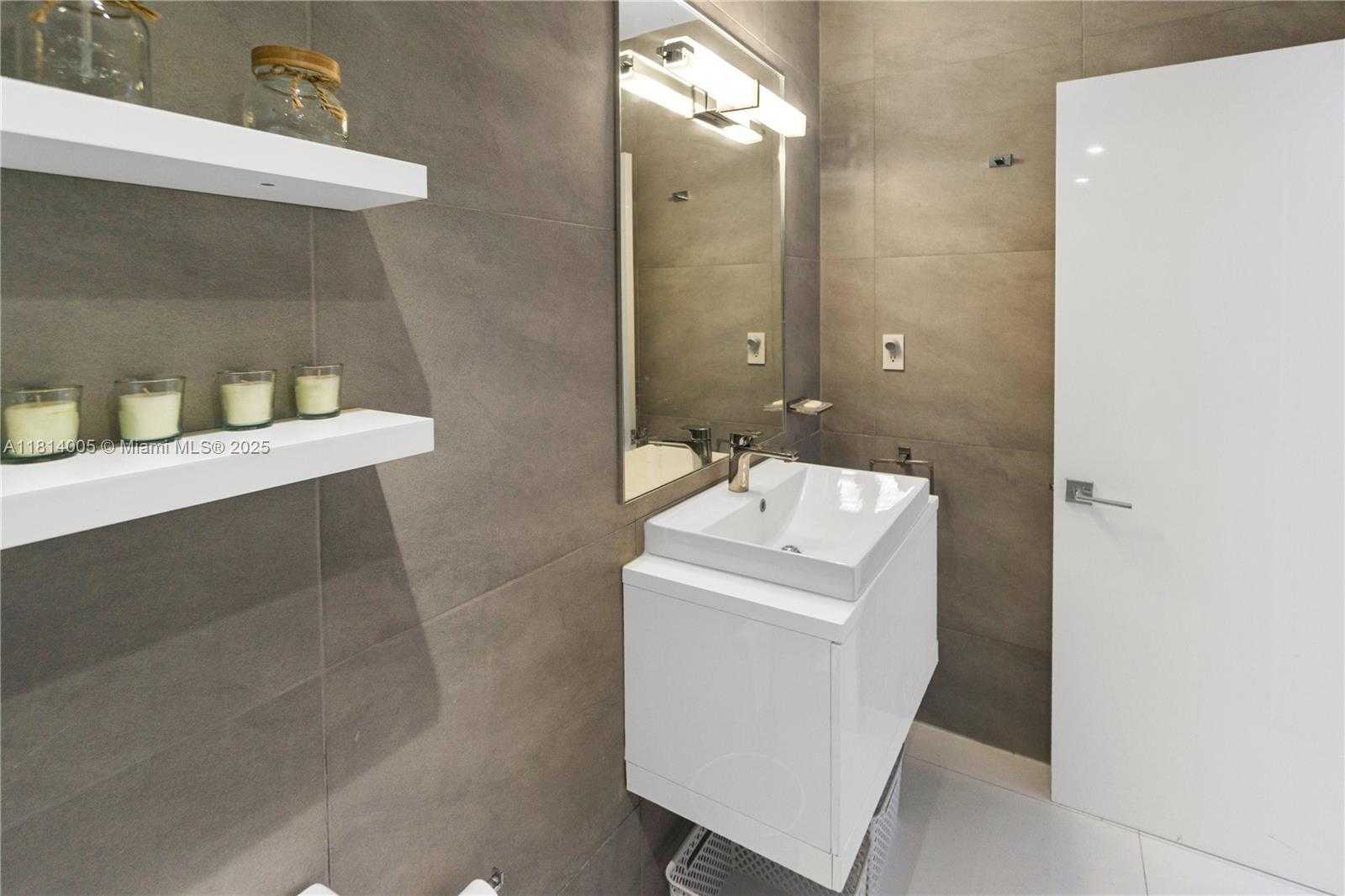 Small Image of 100 LINCOLN RD #835, Miami Beach Number 13