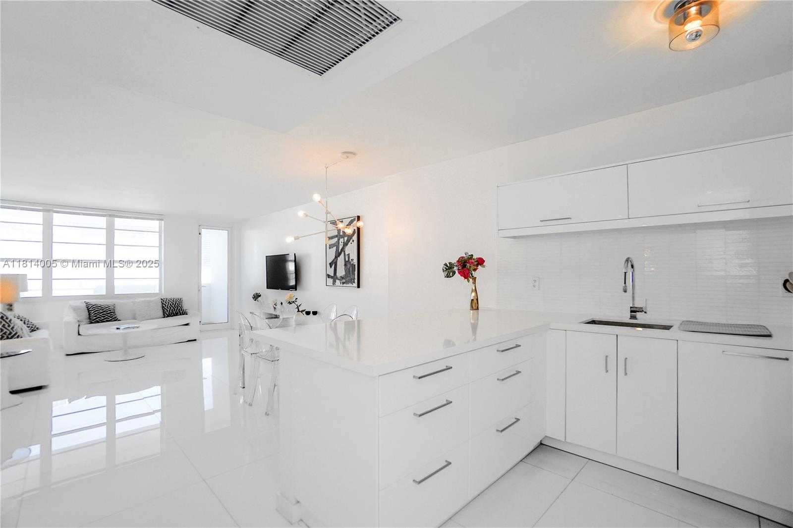 Small Image of 100 LINCOLN RD #835, Miami Beach Number 7