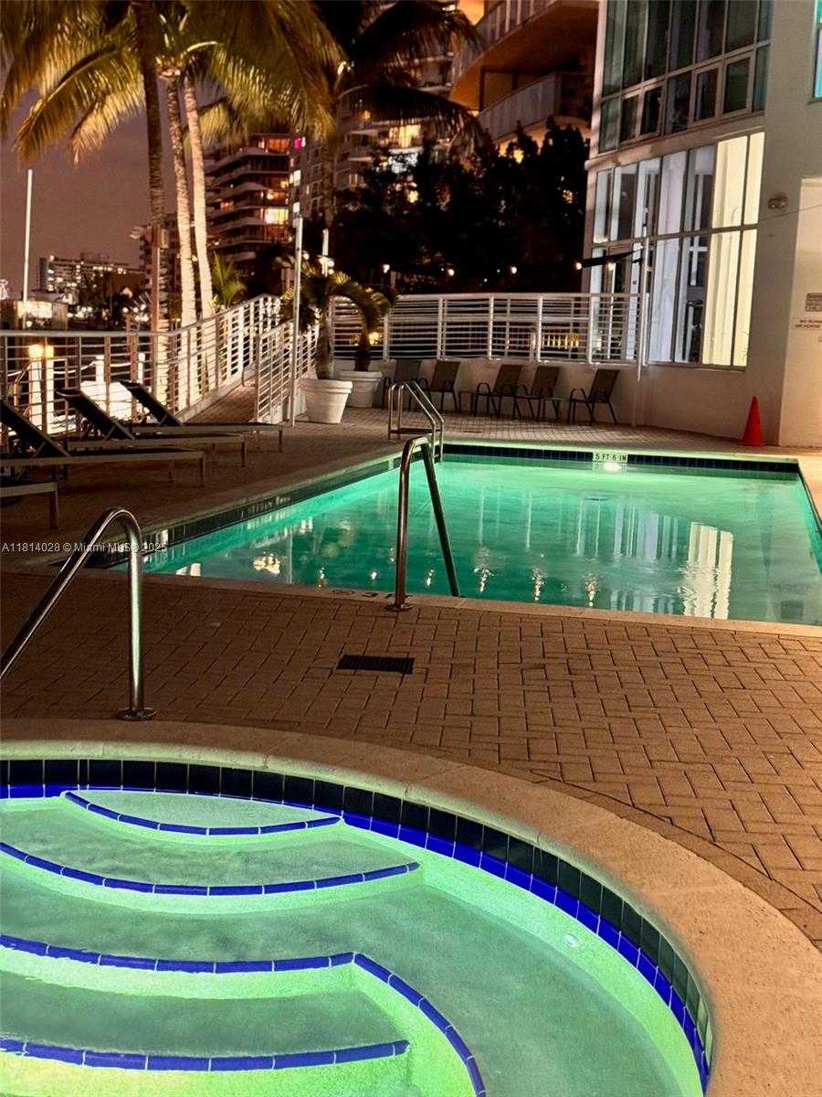 Small Image of 6580 INDIAN CREEK DR #406, Miami Beach Number 6