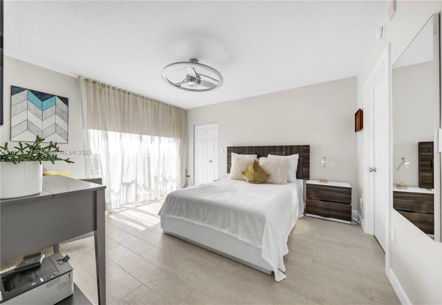 Small Image of 2080 SOUTH OCEAN DR #1501 (Avail July 1), Hallandale Beach Number 16