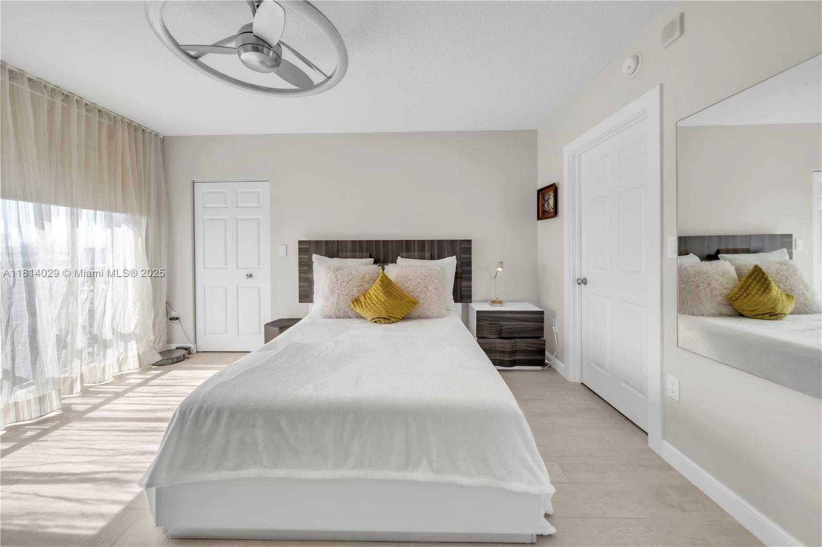 Small Image of 2080 SOUTH OCEAN DR #1501 (Avail July 1), Hallandale Beach Number 17