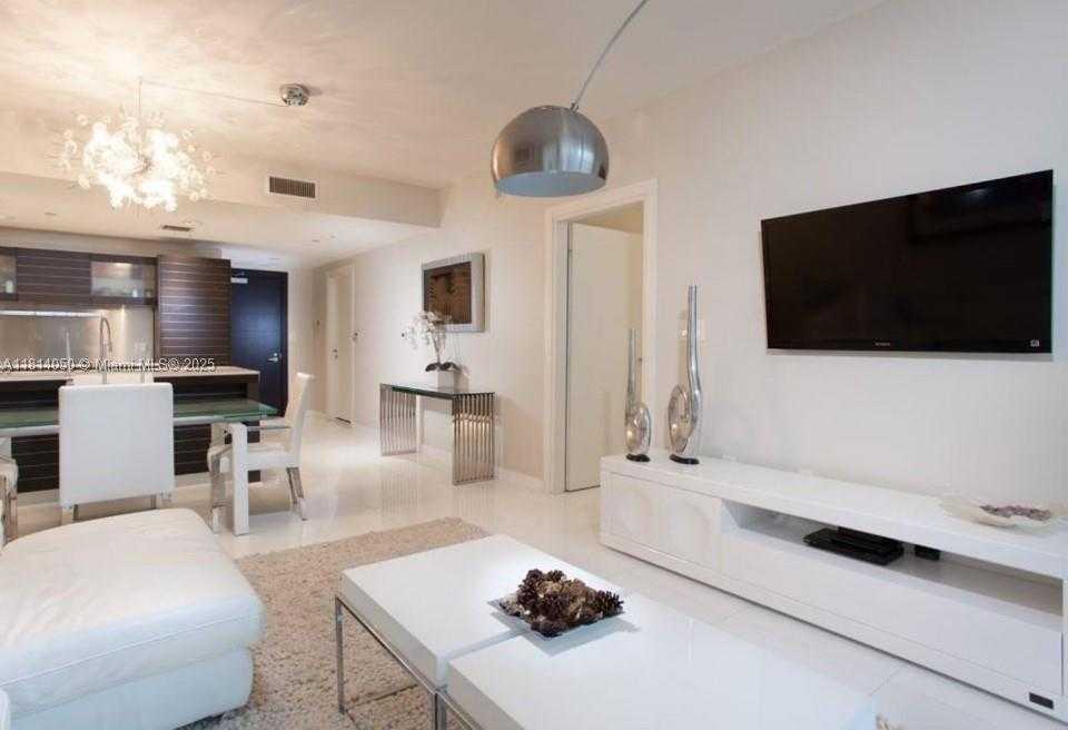 Small Image of 200 BISCAYNE BOULEVARD WAY #3209, Miami Number 2