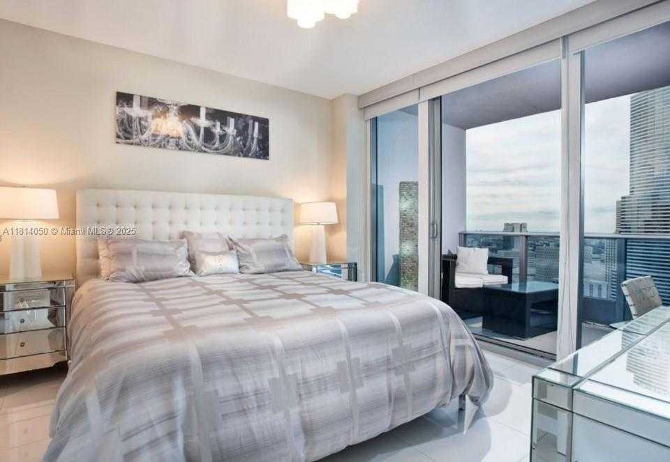 Small Image of 200 BISCAYNE BOULEVARD WAY #3209, Miami Number 3